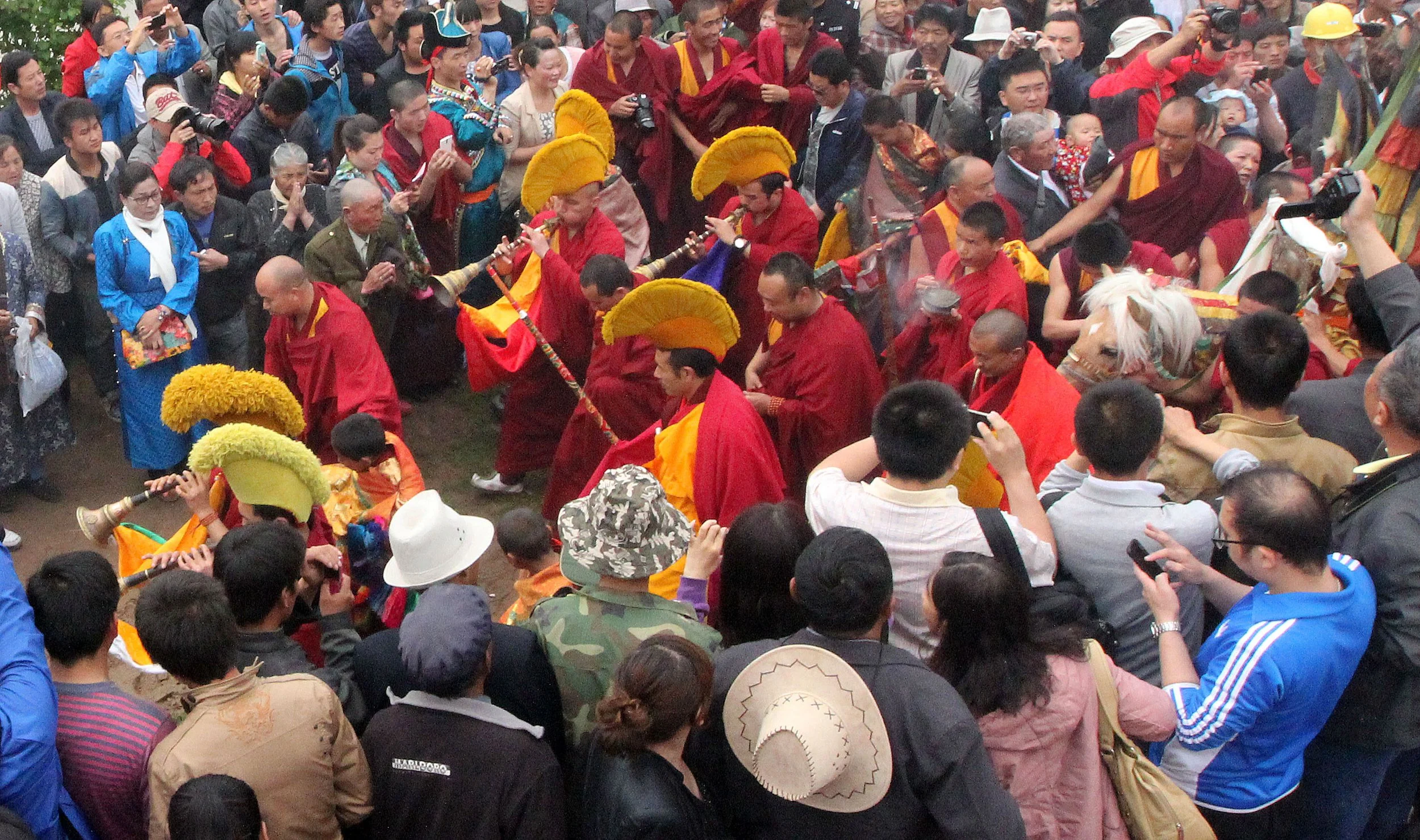 KUMBUM MONASTERY - QINGHAI - SUNNING BUDDHA FESTIVAL 2013 (256).JPG