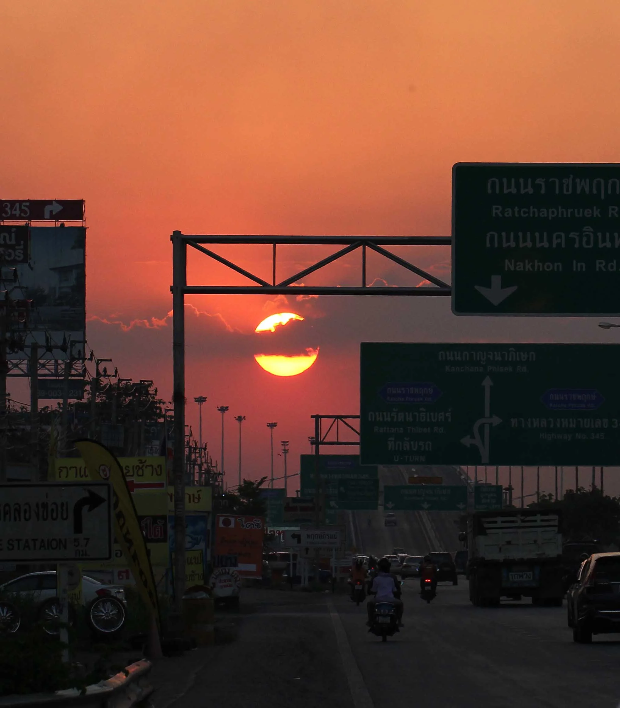 2015 Bangkok Sunset, Orchids and Misc (21).JPG