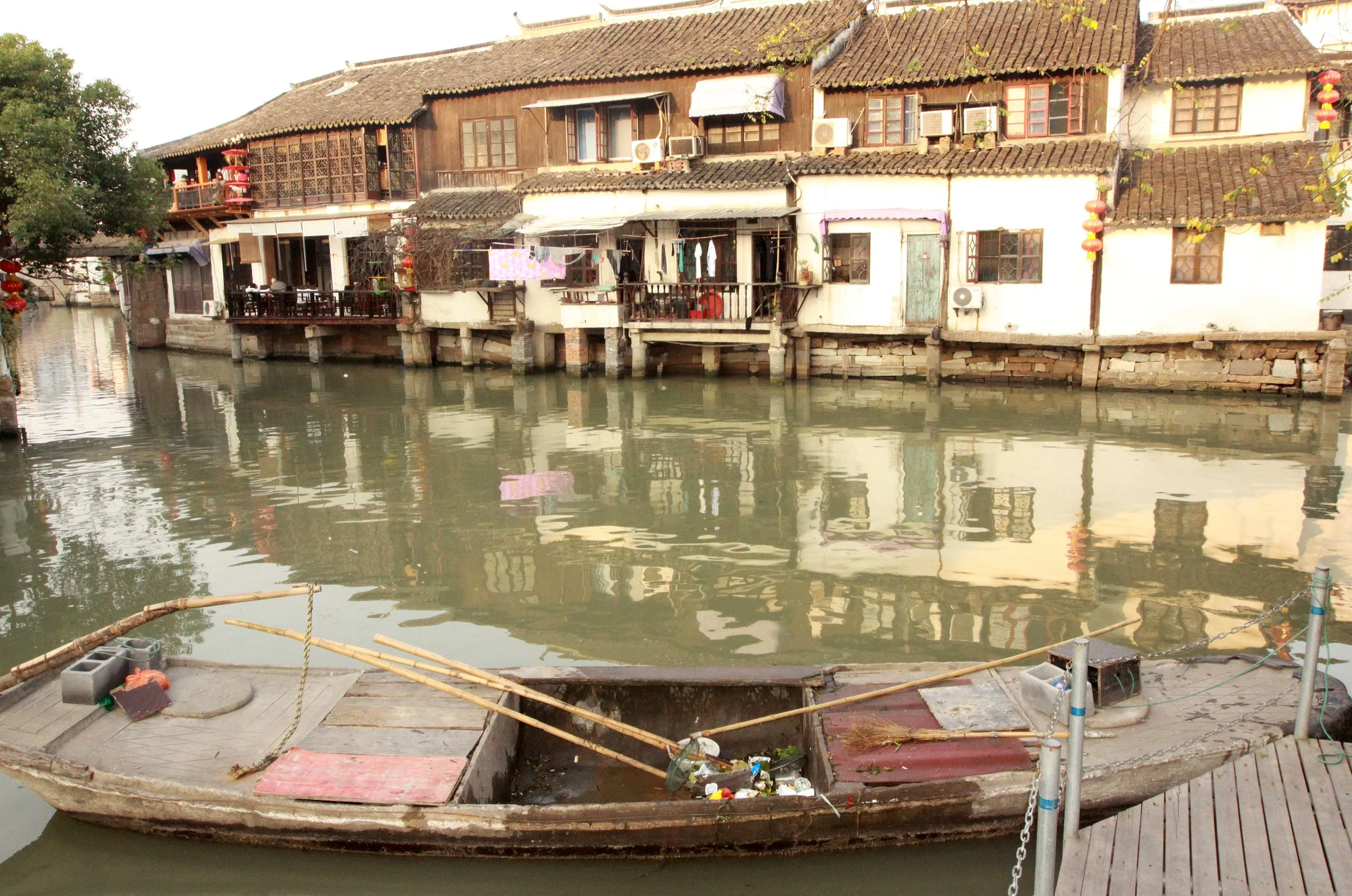 ZHUJIAJIAO WATER TOWN - NOVEMBER 20 2011 (152).JPG