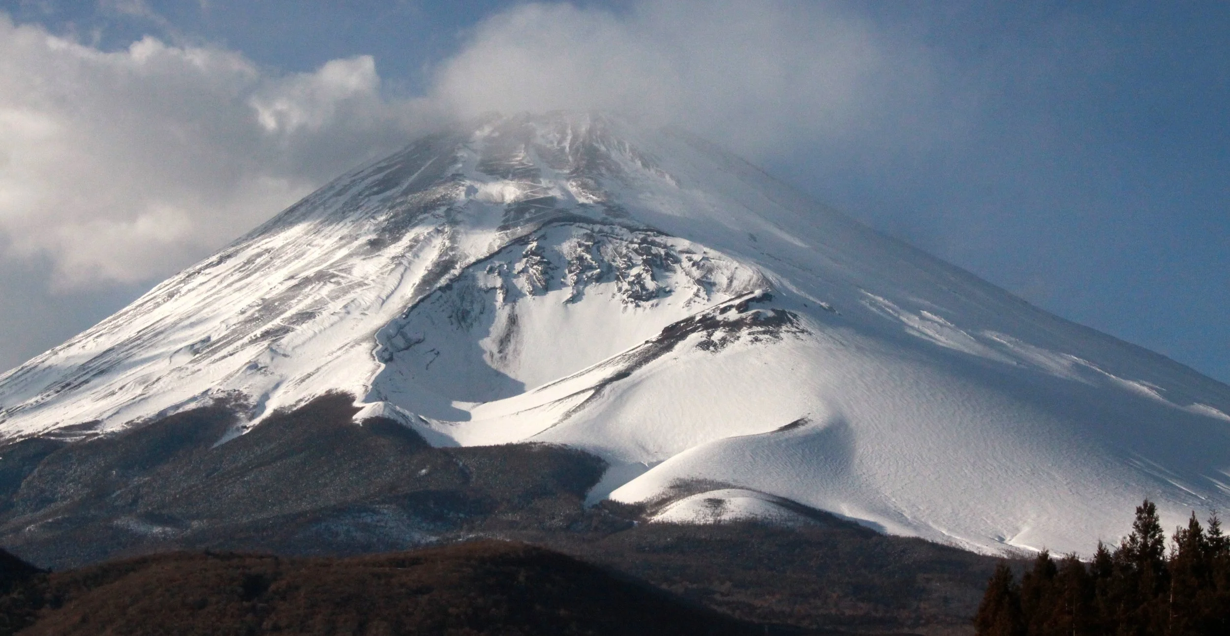 MOUNT FUJI - AS SEEN FROM FUJI SHI CITY (21).JPG