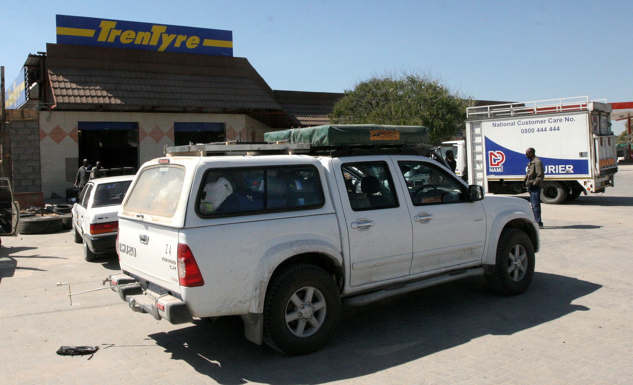 NAMIBIA - CAPRIVI STRIP CAR PROBLEMS (3).JPG