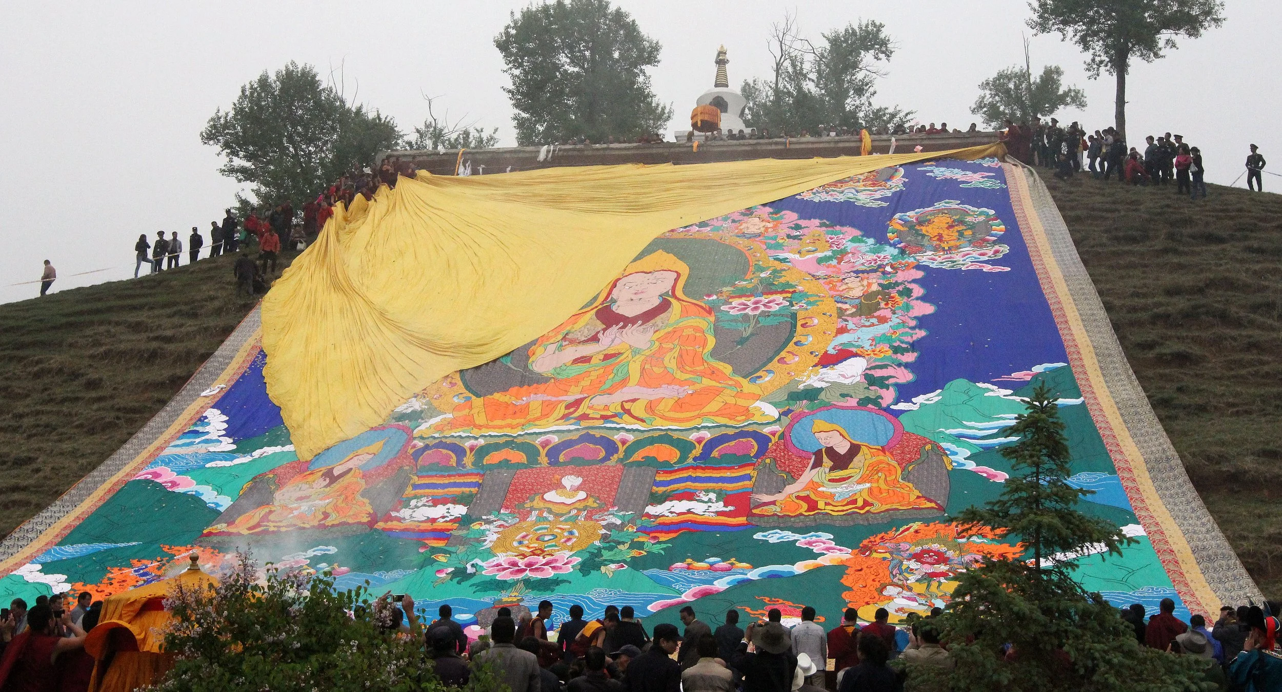 KUMBUM MONASTERY - QINGHAI - SUNNING BUDDHA FESTIVAL 2013 (211).JPG