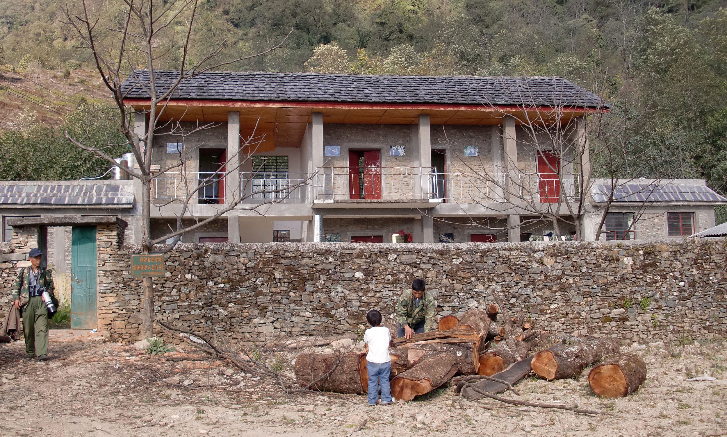 YUNNAN - WULIANGSHAN NATURE RESERVE AND SURROUNDING MOUNTAINS (23).JPG