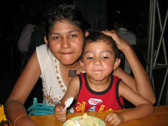 2005 Nakhonsithammarat with Family (29).jpg