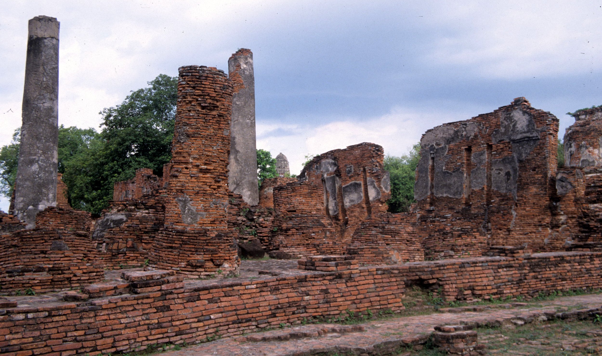 AYUDTHAYA - IMPERIAL PALACE RUINS W.jpg