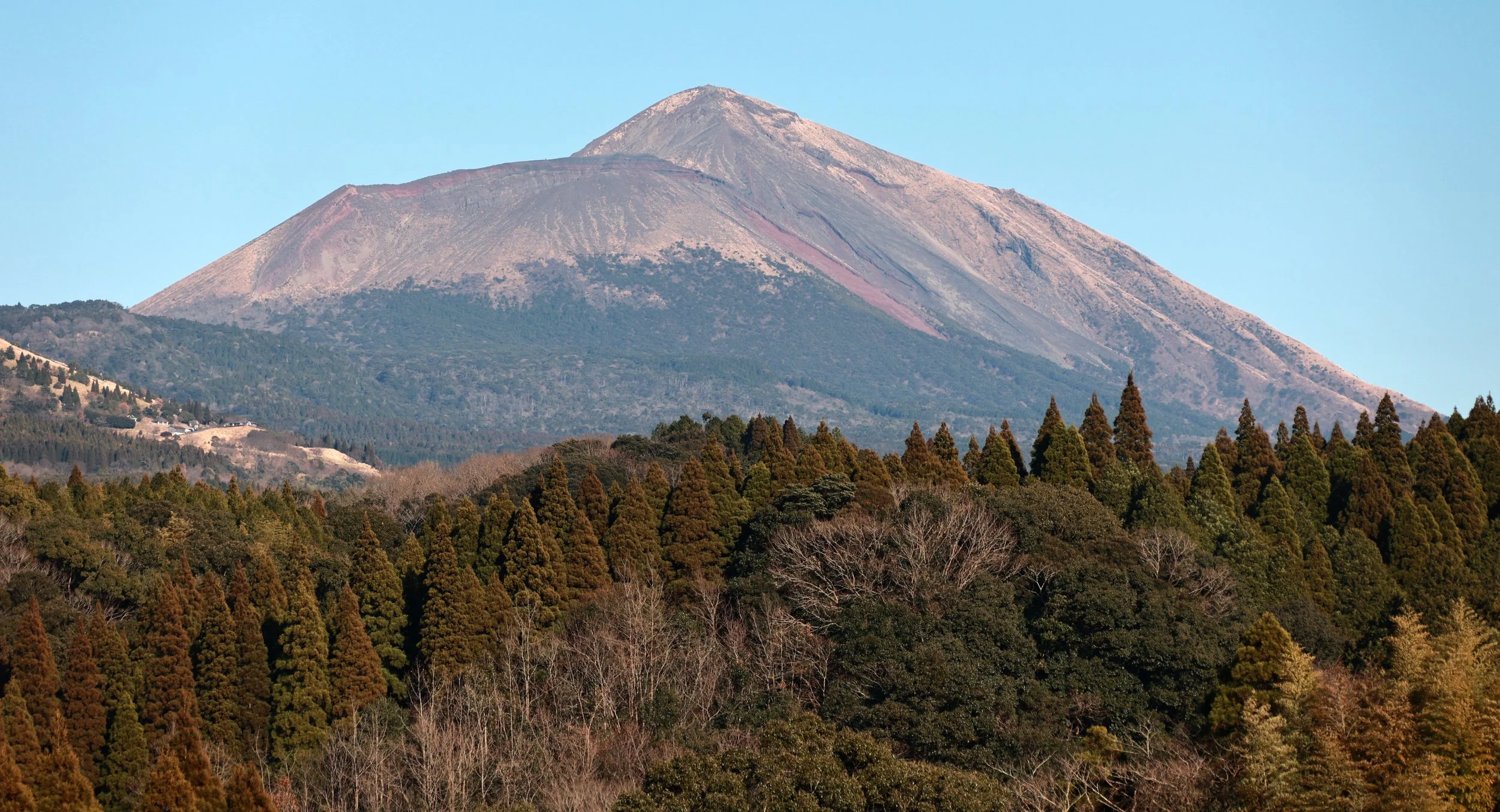 Mount Takachiho, Mi'ike Crater Lake - Miyazaki Japan, Kyushu (3).jpg