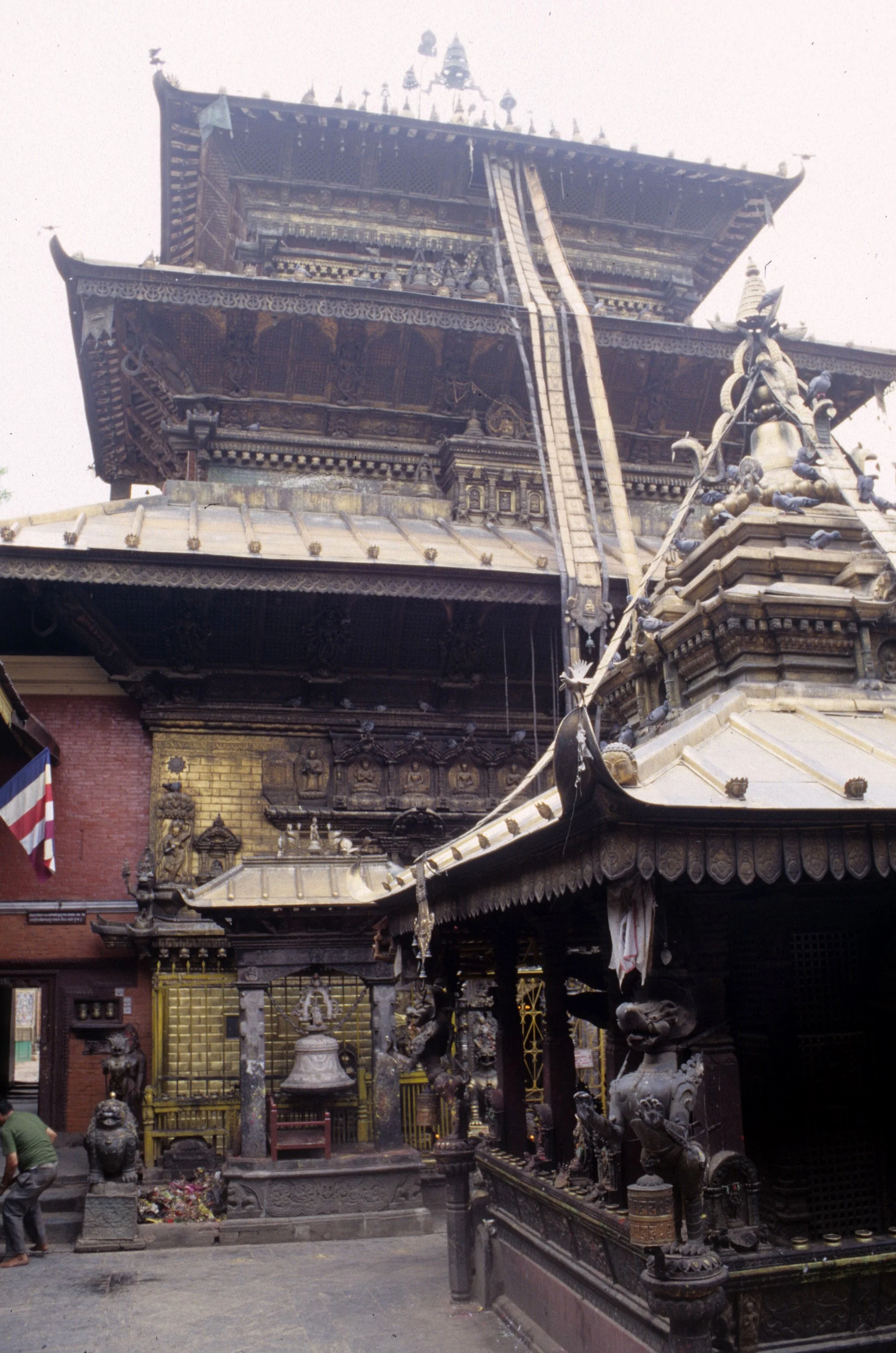 NEPAL - KATMANDU - BUDDHIST TEMPLE.jpg