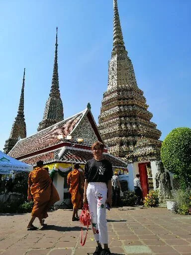 1542175934767 (1).jpg