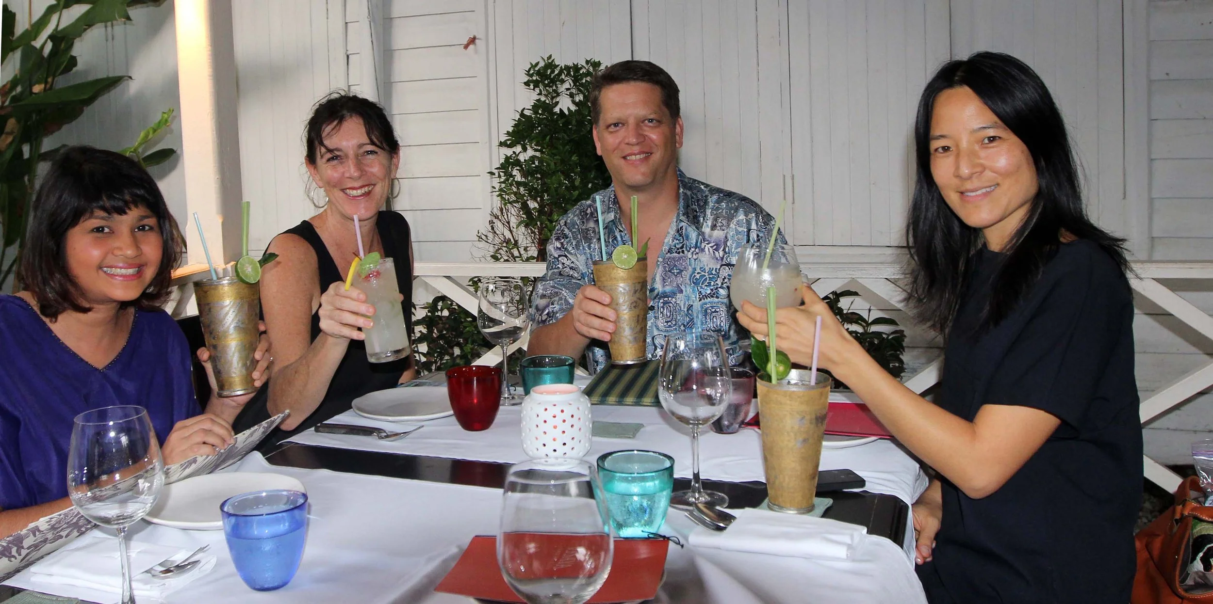 2013 BKK - NIGHT OUT AT ISSAYA WITH FRIENDS (10).JPG