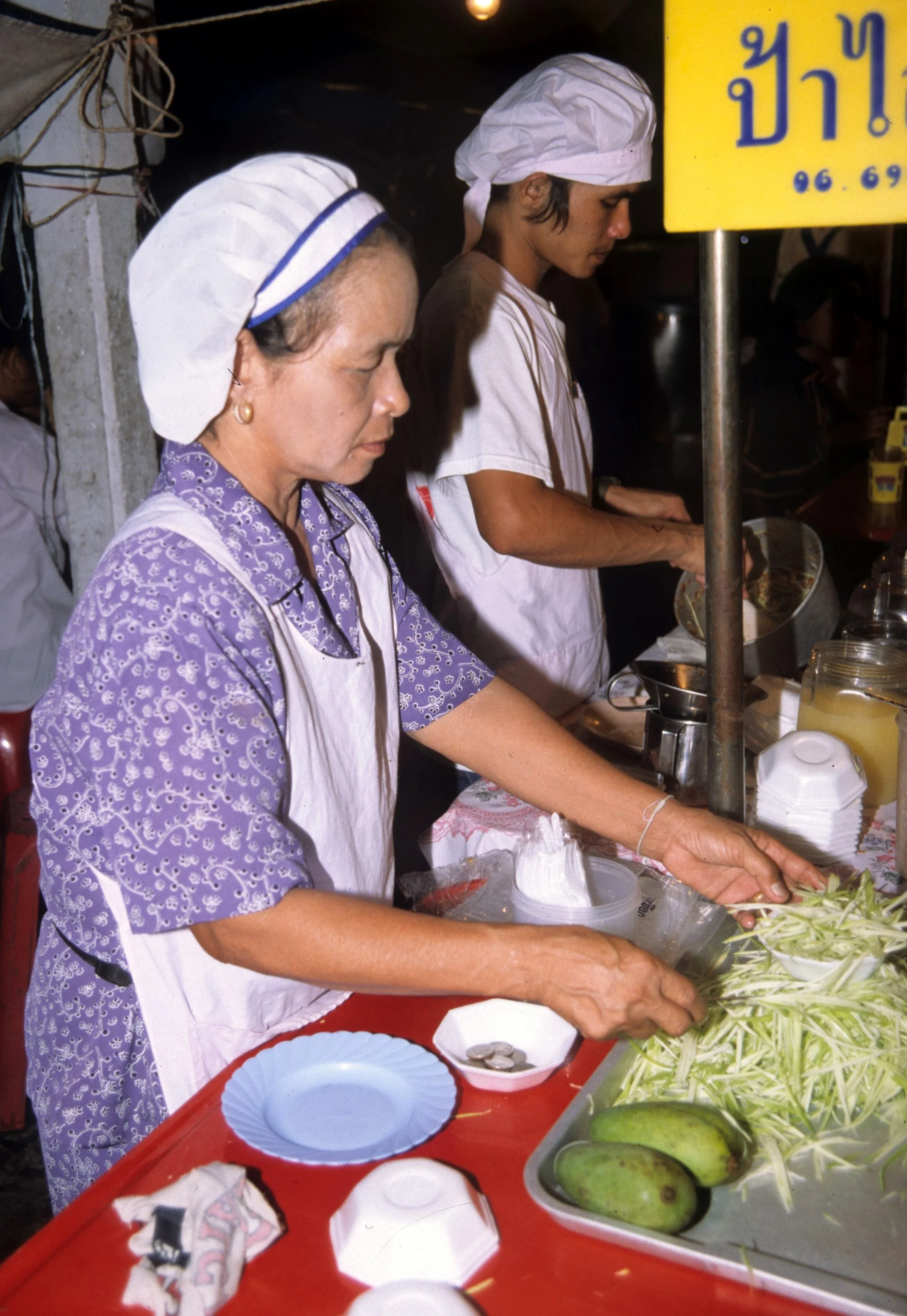 2004 Nakhonsithammarat Markets, Monks and Baby Cokie (53).jpg