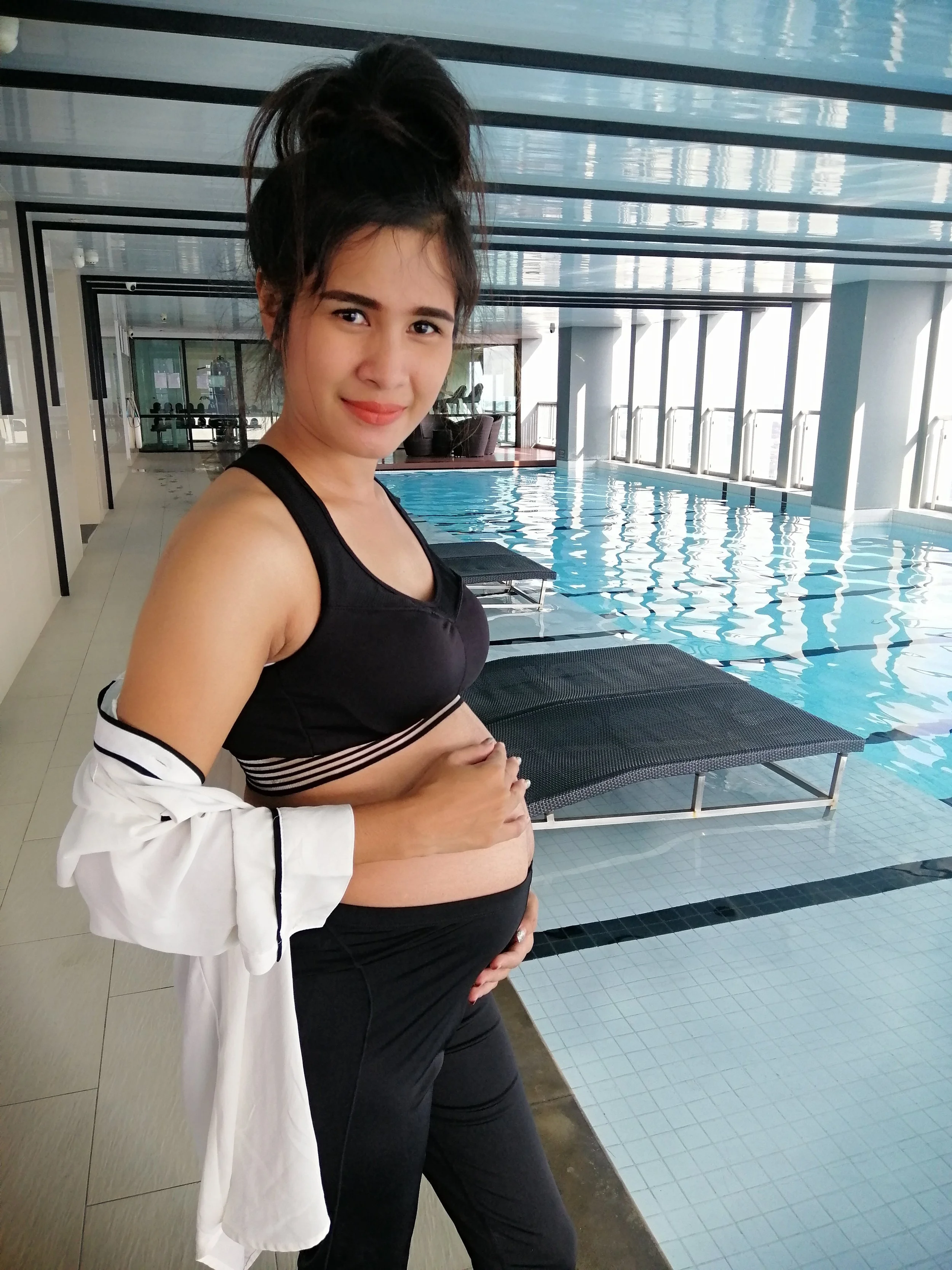 2019 Gift Pregnant Pics (15).jpg