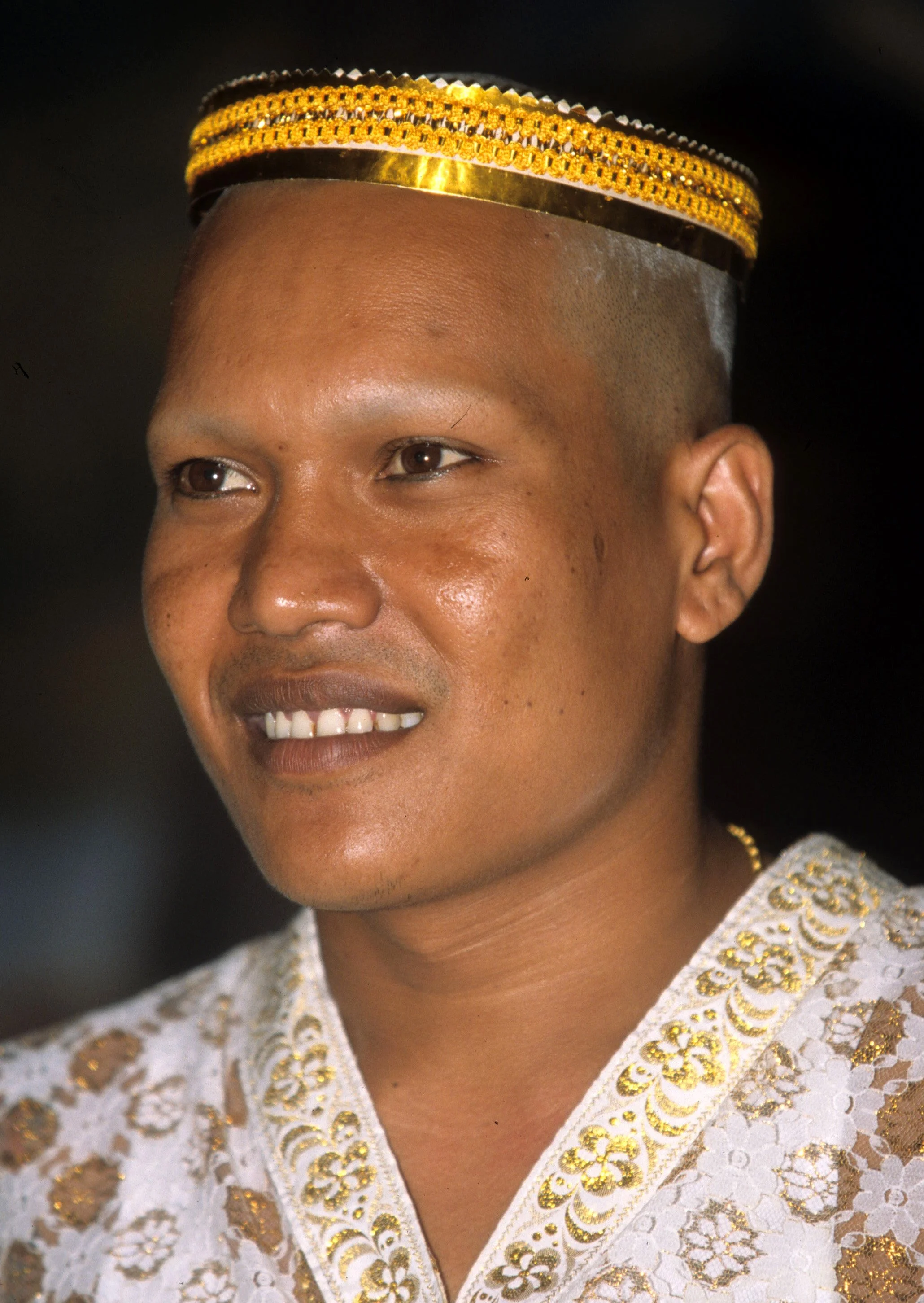 2004 Nakhonsithammarat Markets, Monks and Baby Cokie (18).jpg