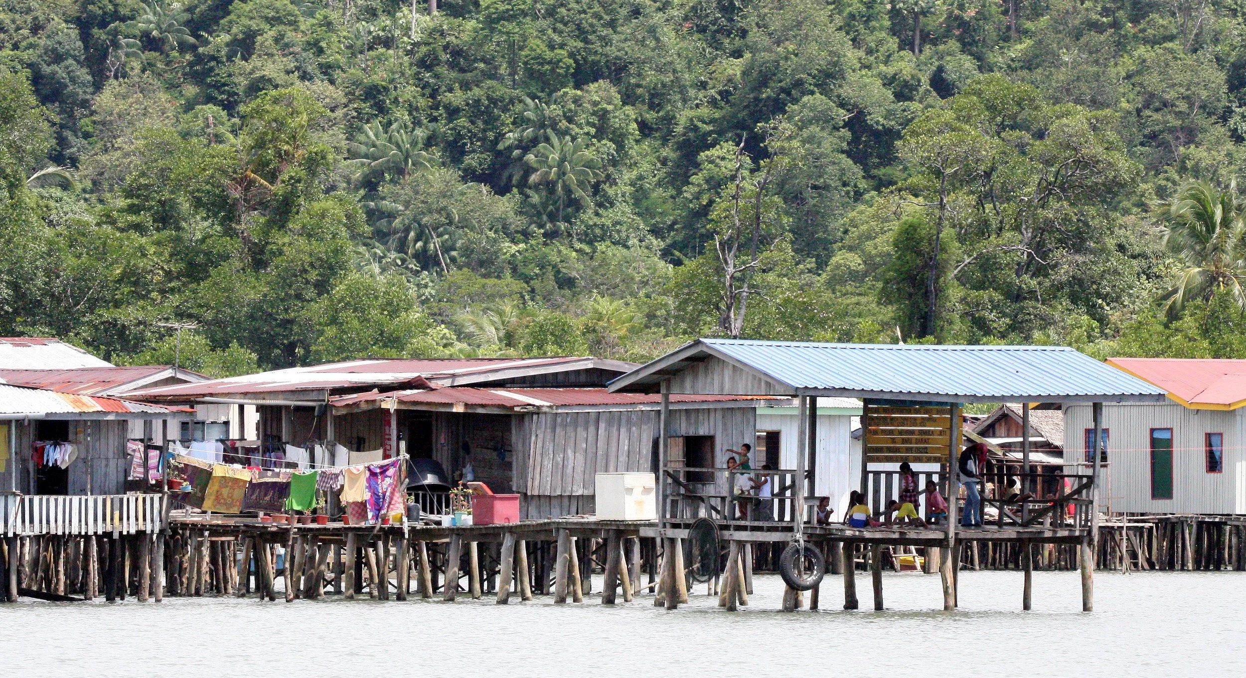 SUKAU - VILLAGE IN BORNEO (3).JPG