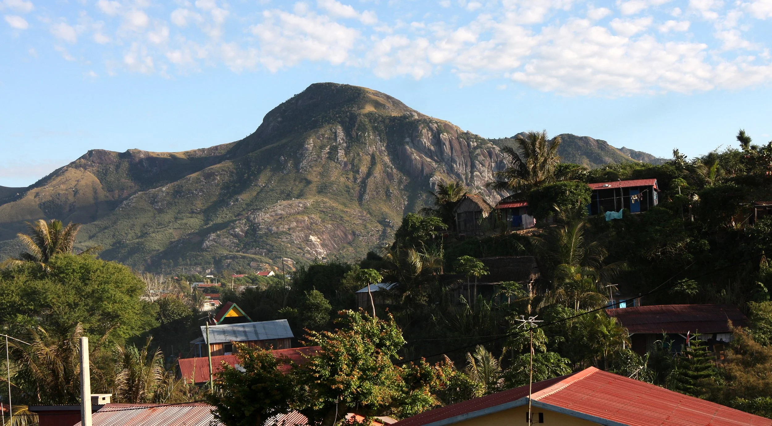 FORT DAUPHIN MADAGASCAR - SCENES (12).JPG