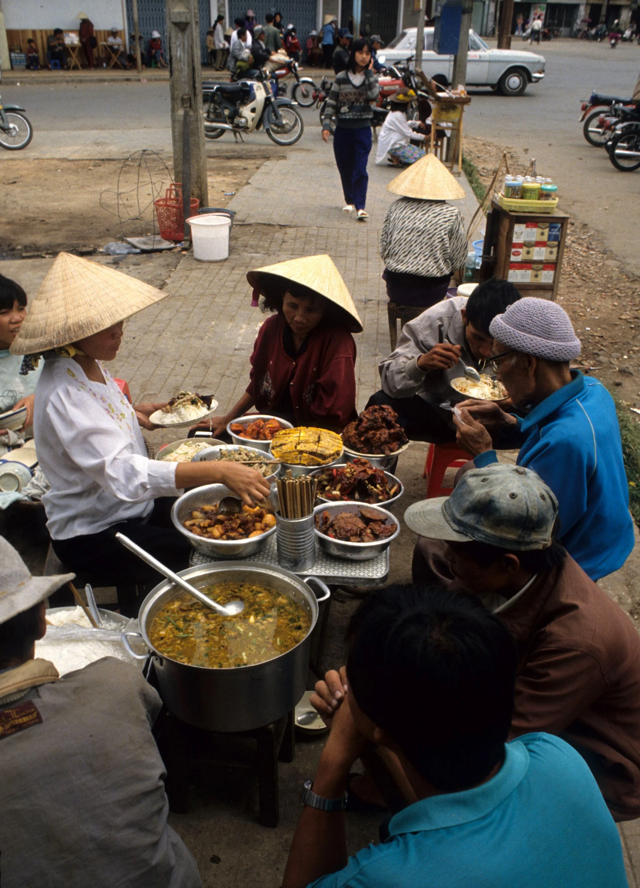 DALAT - MARKET SCENES 1994 (5).jpg
