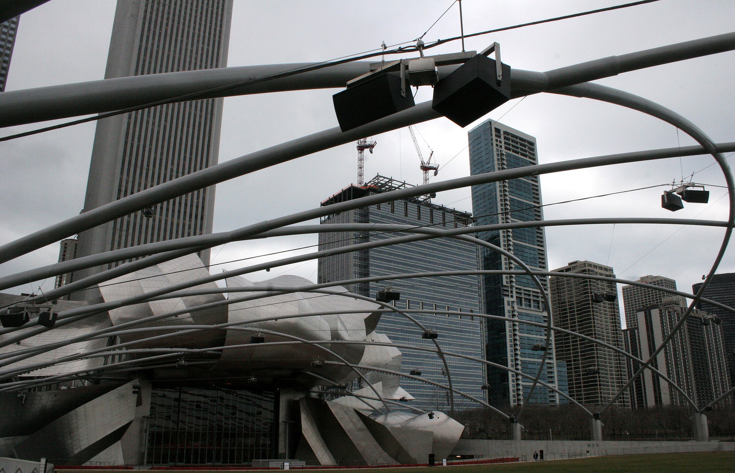 2008-4-1 CHICAGO SPRING TRIP - MELINIUM PARK.JPG