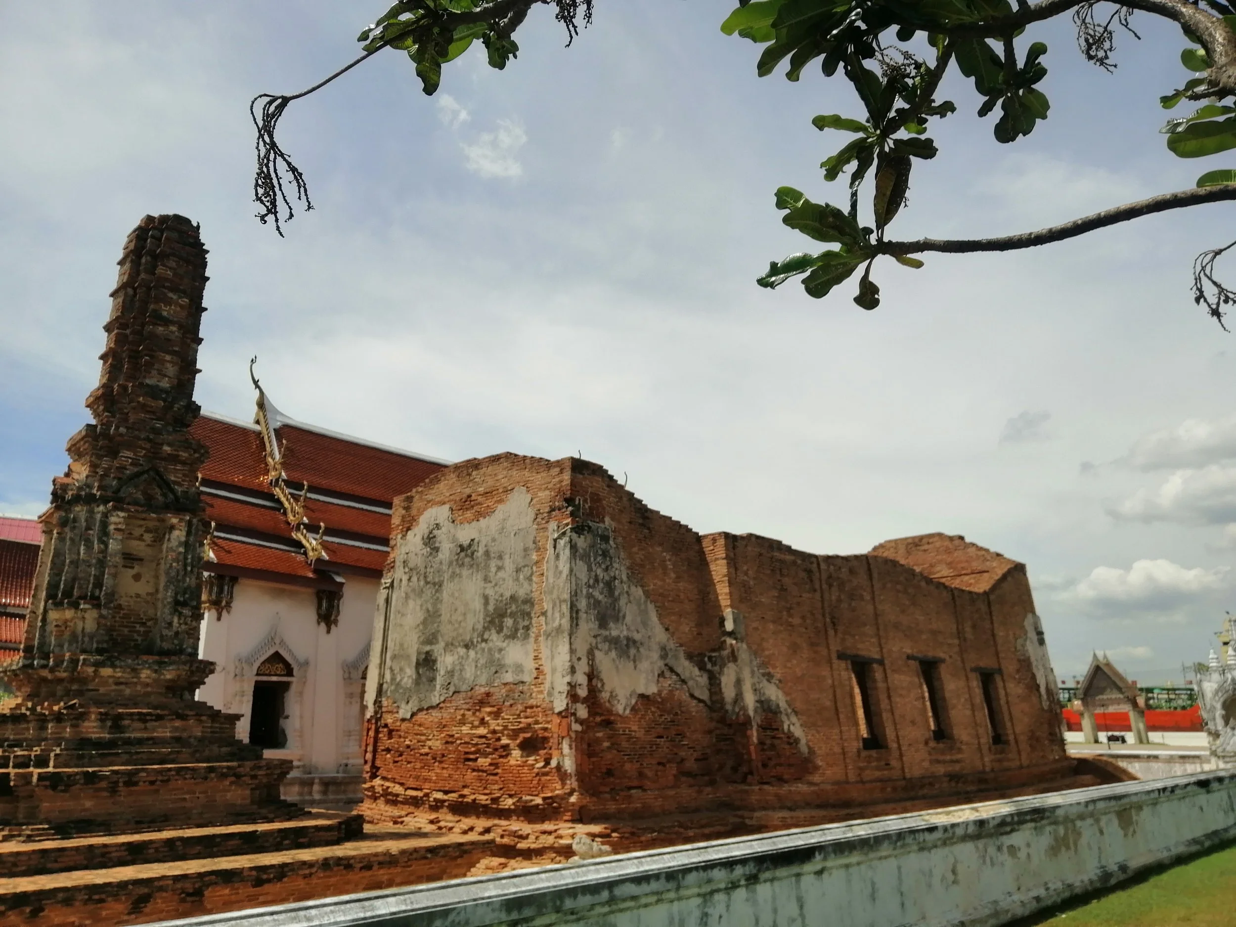 2020 Samut Sakhon Temple Ruins Name Unknown (2).jpg