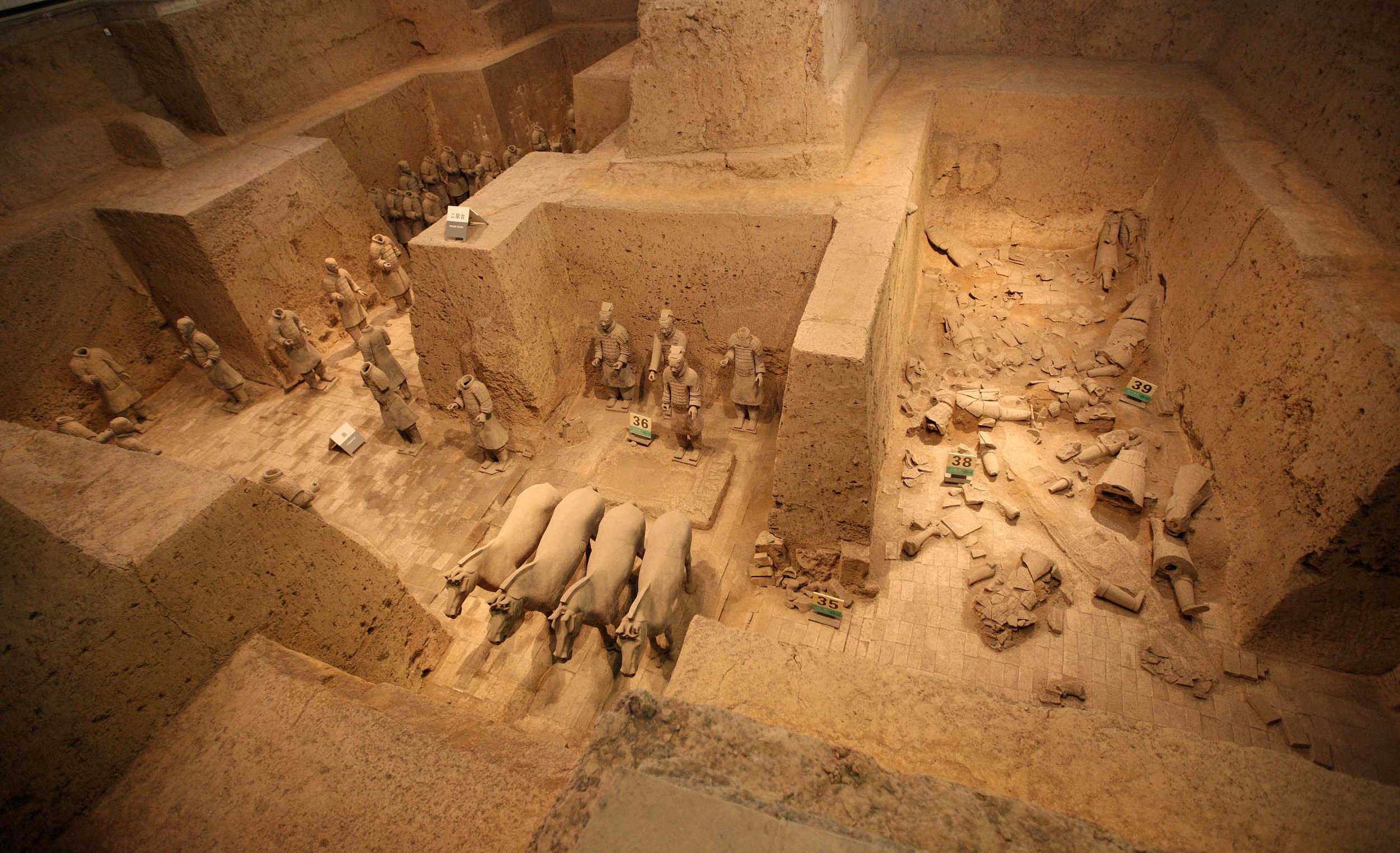 XIAN - TERRA COTTA WARRIORS - MARCH 2011 (30).JPG