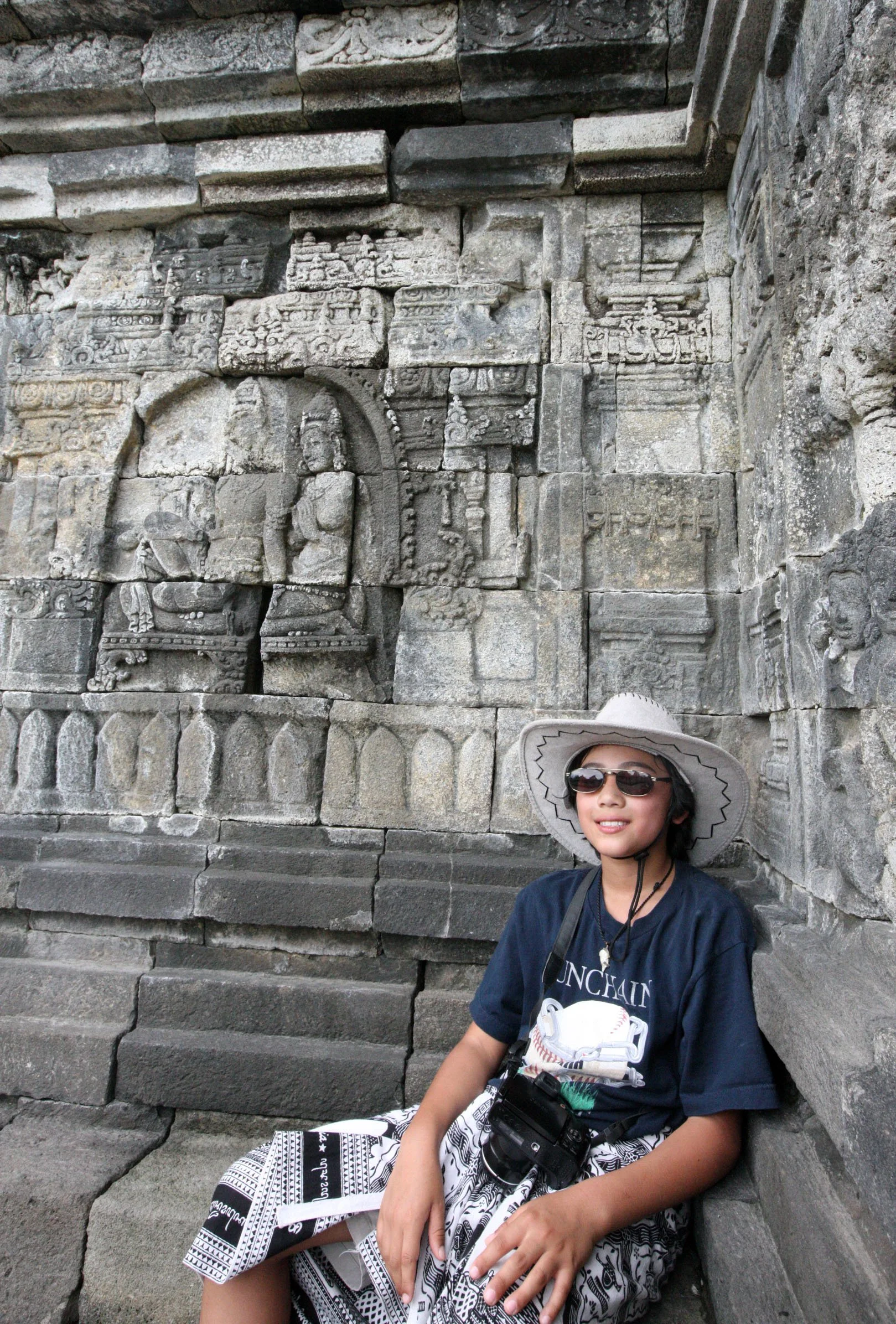 BOROBUDUR RUINS - YOGYAKARTA INDONESIA (110).JPG