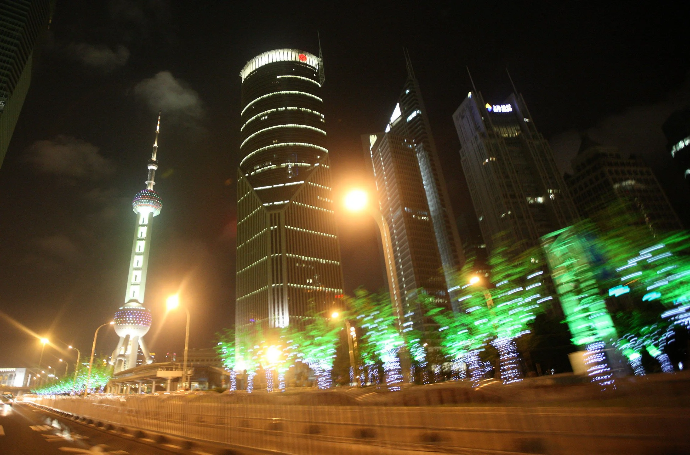 SHANGHAI NIGHT OUT - ORIENTAL PEARL TOWER PUDONG (1).JPG