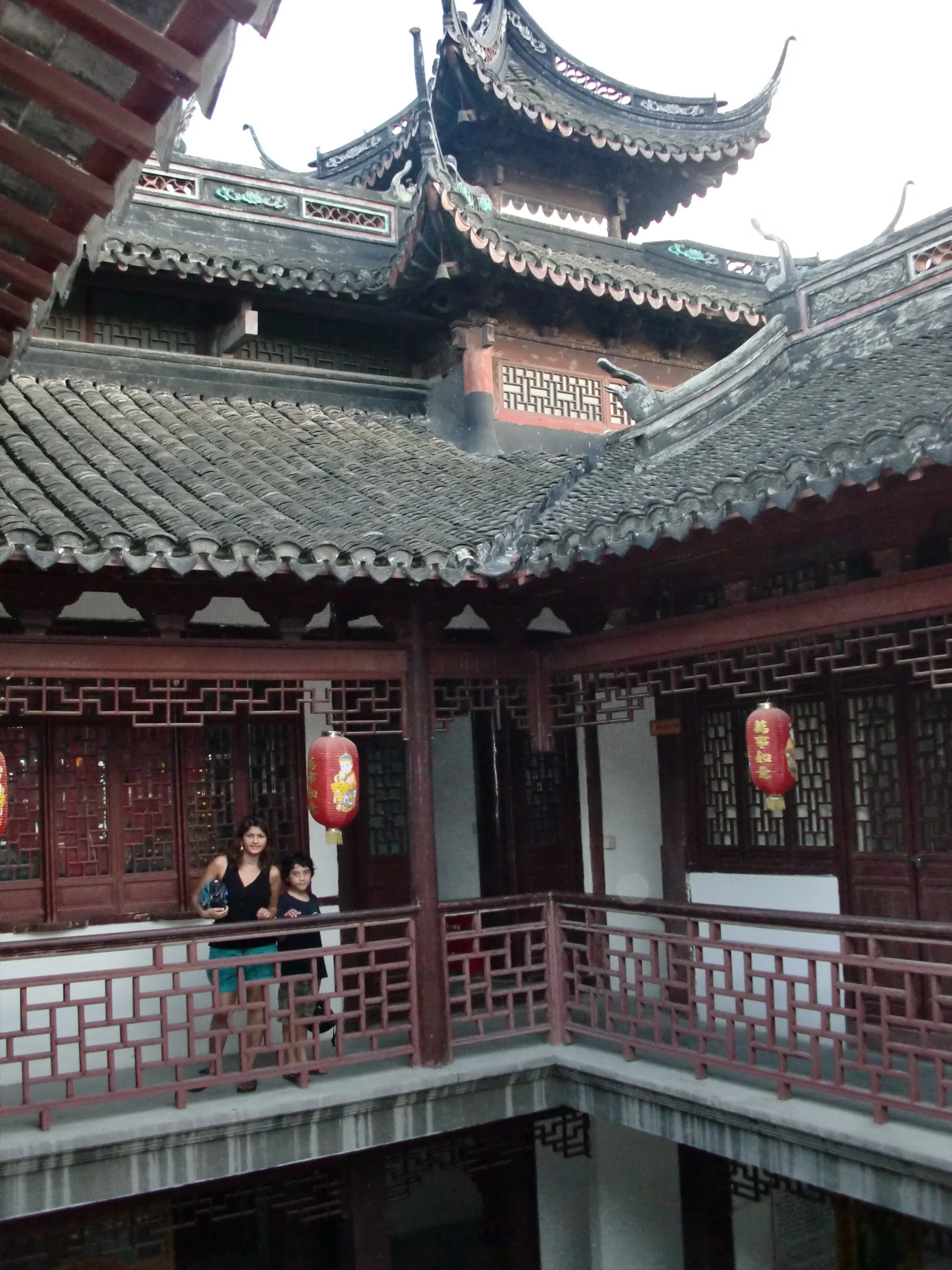 2010-9-10 OUR LOCAL DAOIST TEMPLE - SHANGHAI - PUDONG (9).JPG