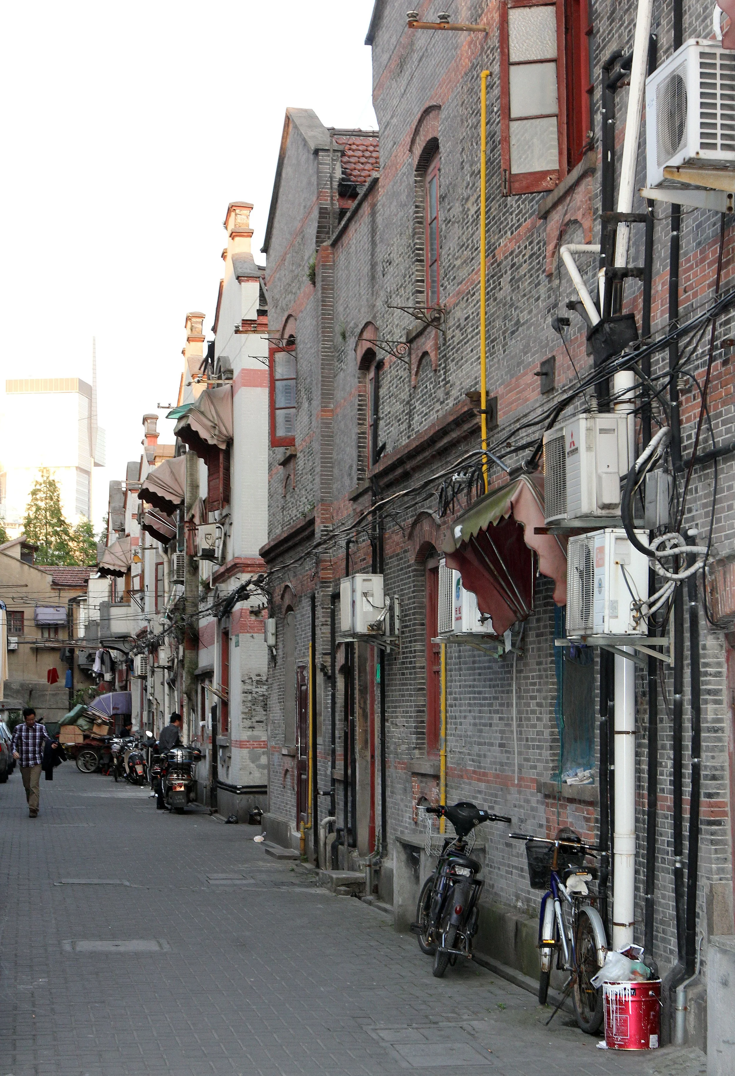 LILONG ALLEYS OFF WEST NANJING ROAD NEAR US CONSULATE - SHANGHAI (121).JPG