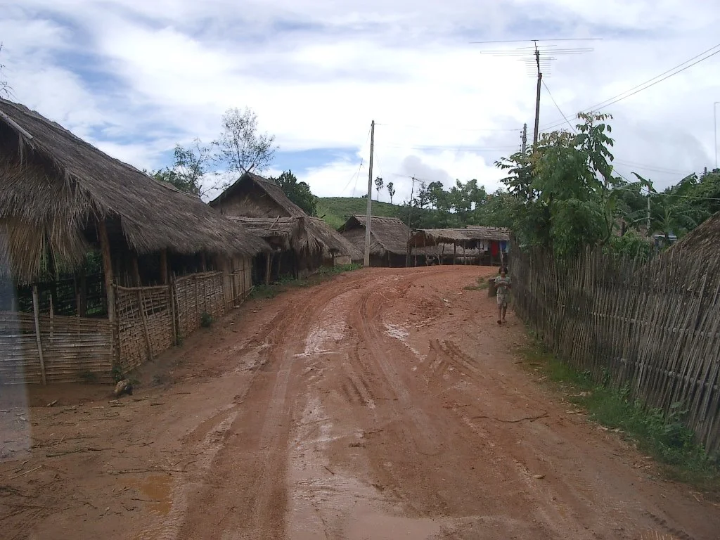 HILLTRIBE - KAREN TRIVE AND VILLAGE - 2004 - NEAR CHAING RAI (4).JPG