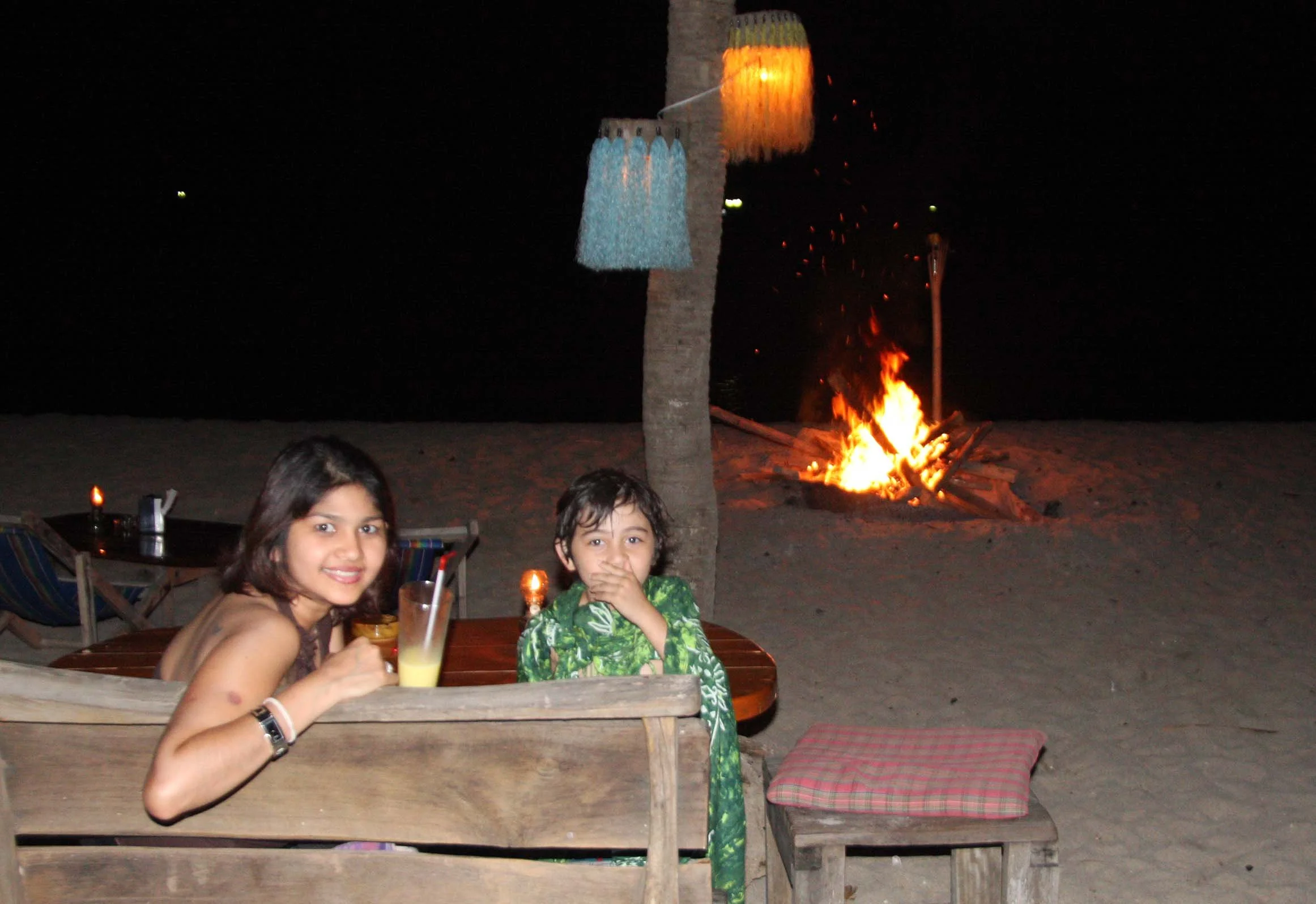 KO LANTA - PARTY AT OTTO'S - 2009 (43).JPG