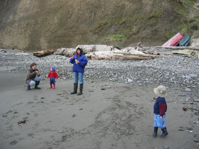 2004-4-17 COKIES PLAY DATE WITH ABBY AT LAKE FARM BEACH.jpg