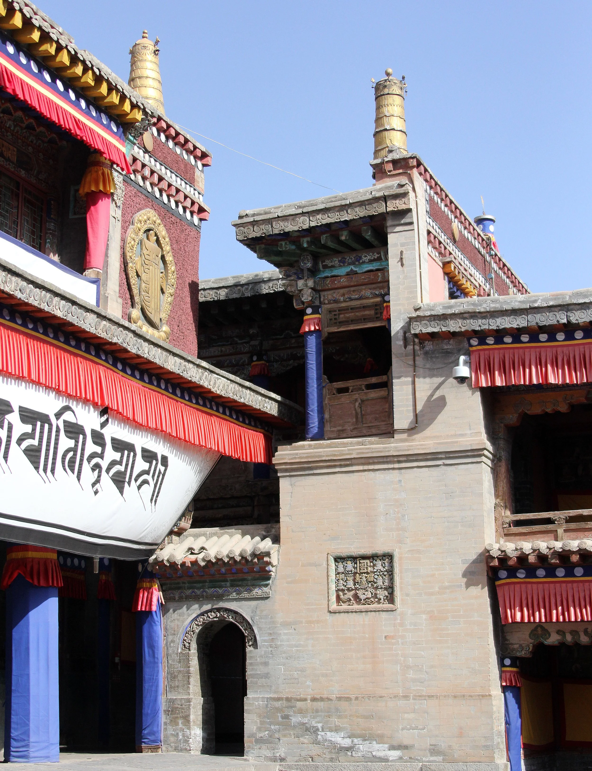 KUNBUM TIBETAN TEMPLE - XINING QINGHAI CHINA (25).JPG