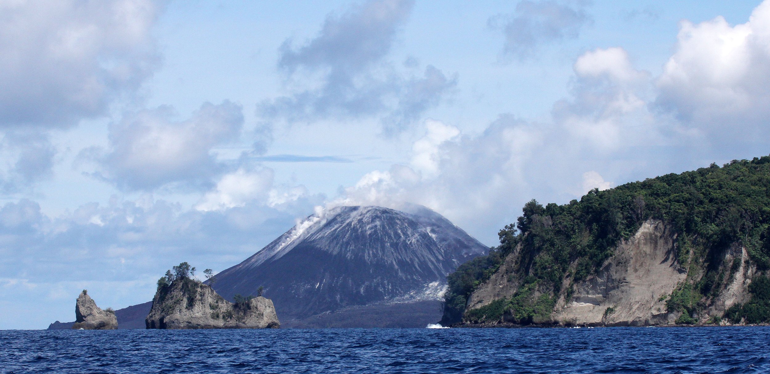 KRAKATAU VOLCANO NATIONAL PARK - INDONESIA (13).JPG