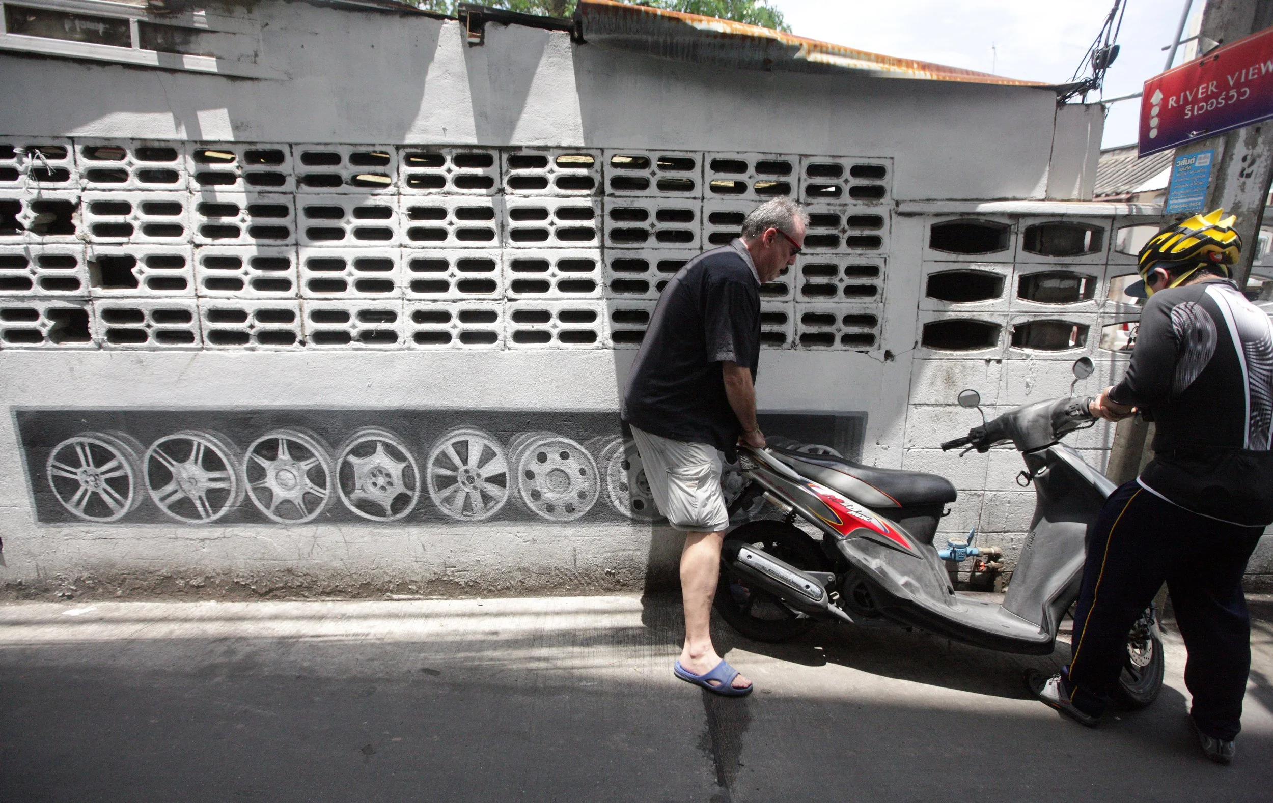 2017 Graffiti Tour in Bangkok (330).JPG