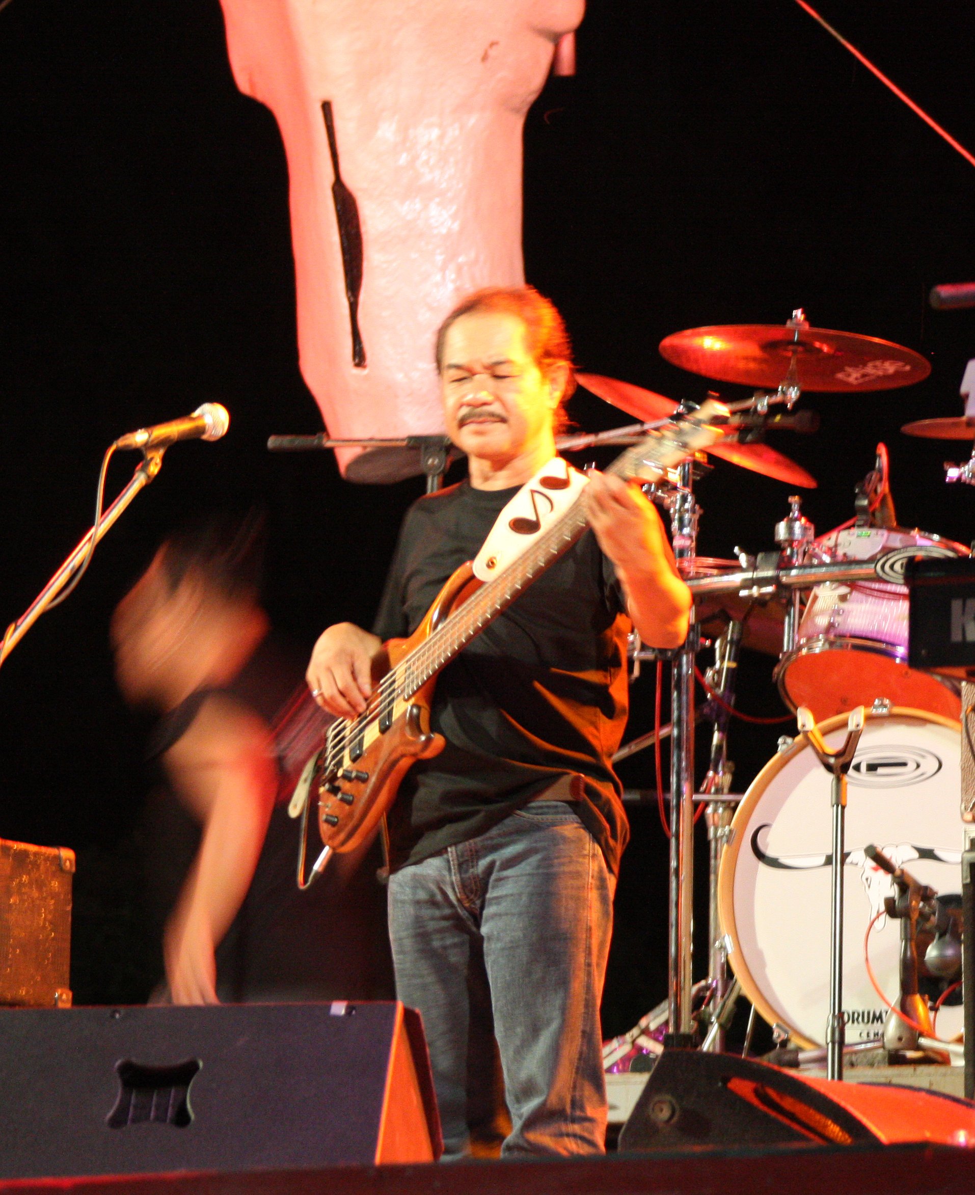 2010-7-18 CARRABAO CONCERT IN NAKHONSITHAMMARAT (22).JPG