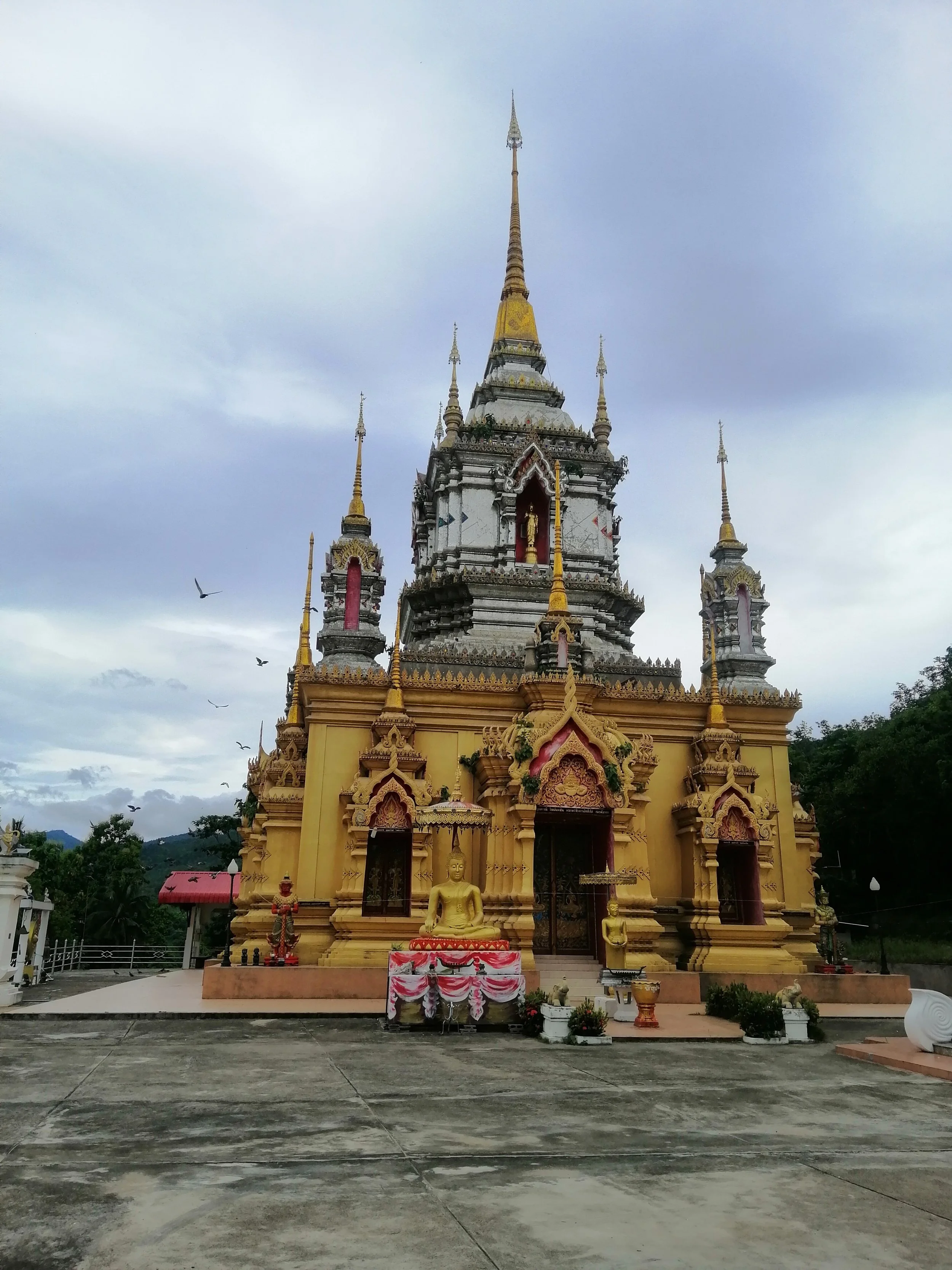 2021 Doi Inthanon Wat Namtok Mae Klang  (2).jpg