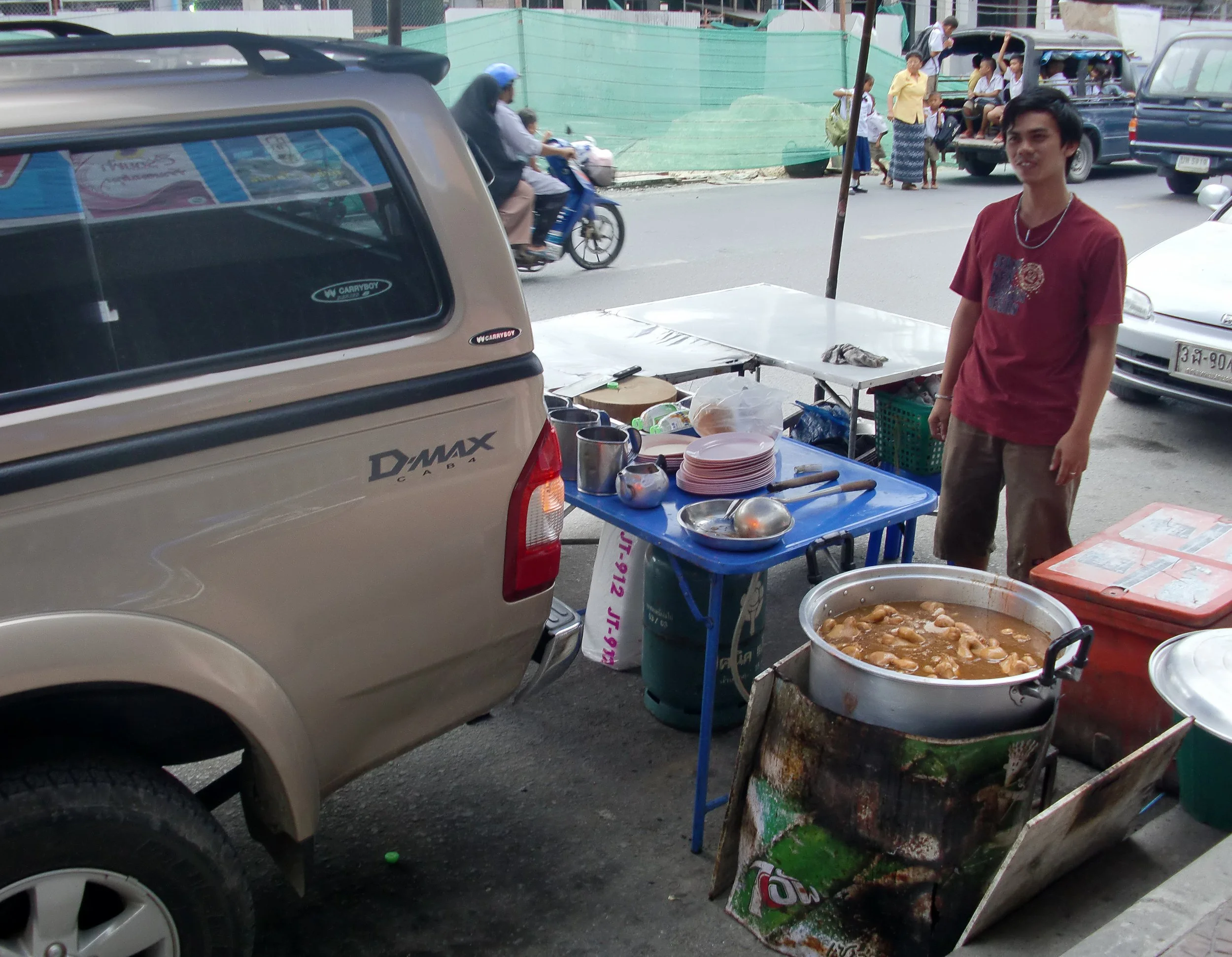2010-6-30 BACK IN NAKHON (22).JPG