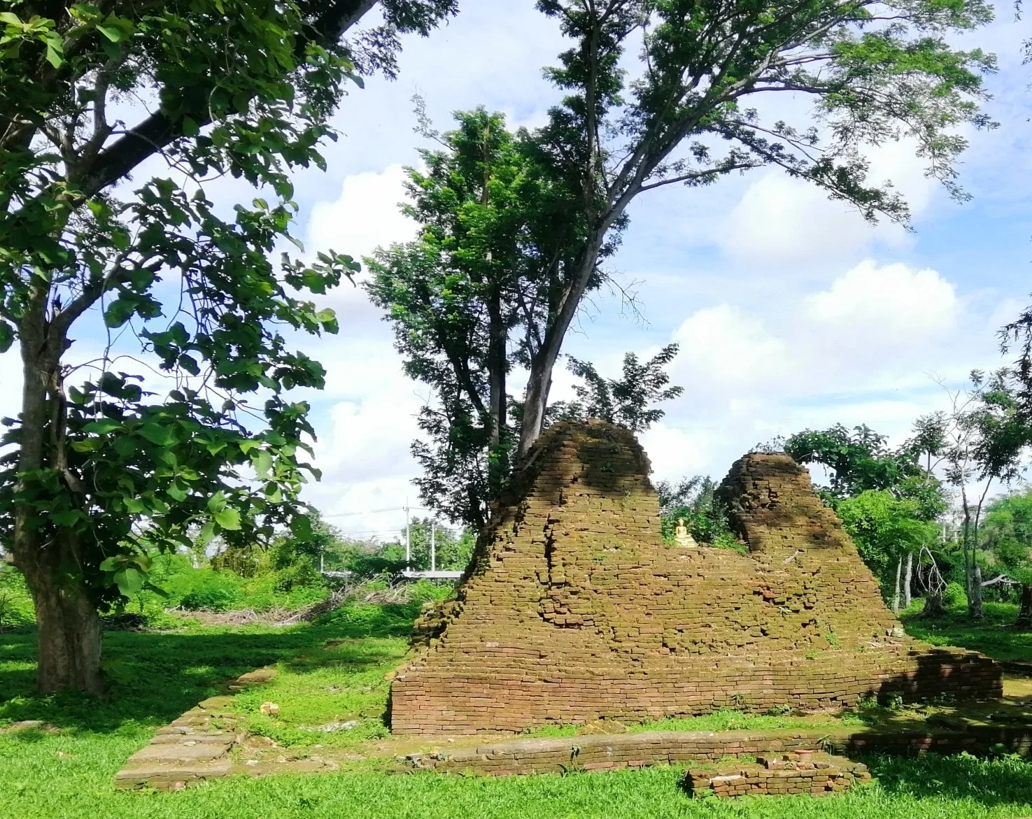 2020 Chiang Saen Temple City Historical Park Summer Road Trip  (24).jpg