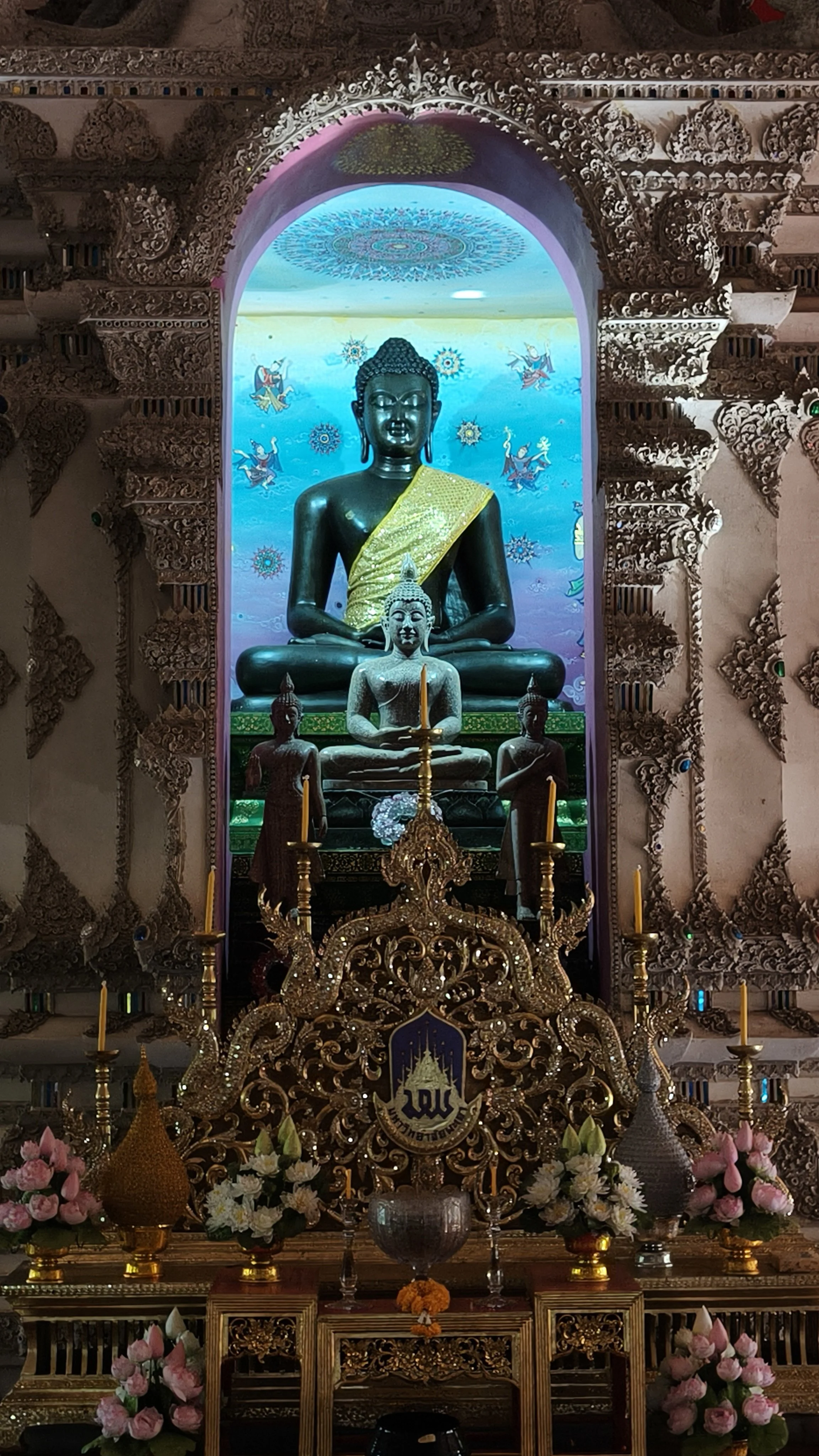 Wat Analayothipyaram (Luang Pu Phaibun) Phayao Thailand (8).jpg