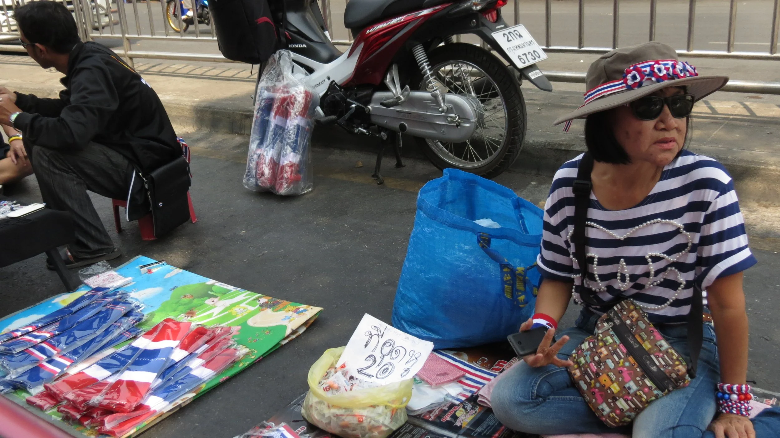 2014 Shutdown Bangkok Protests (13).JPG