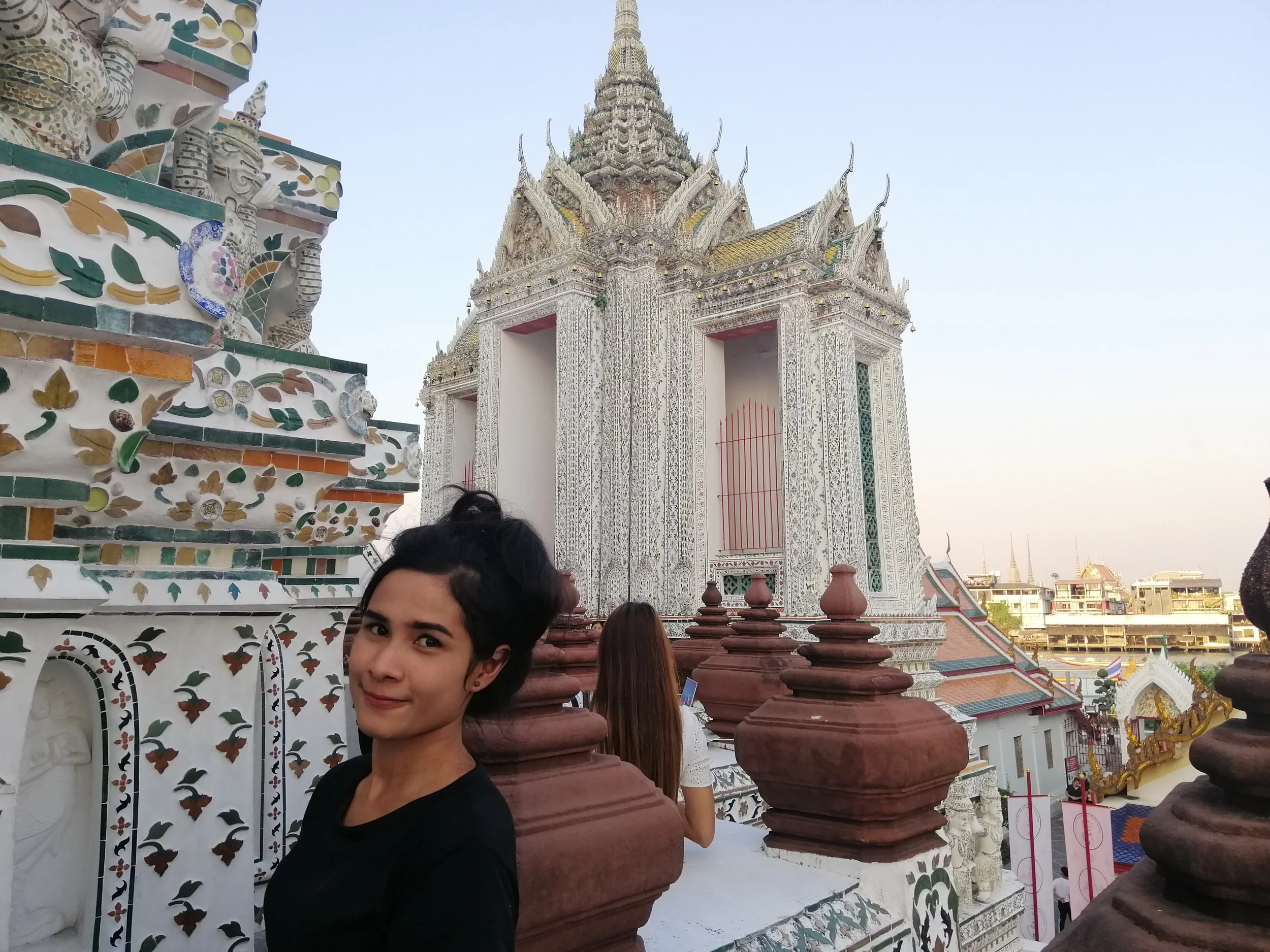 2018 Pics with Gift in Thailand (210).jpg
