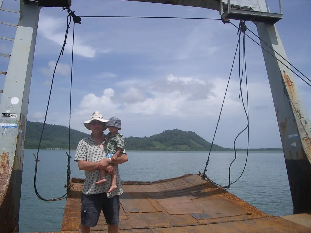 KOH LANTA - FERRY - 2004.JPG