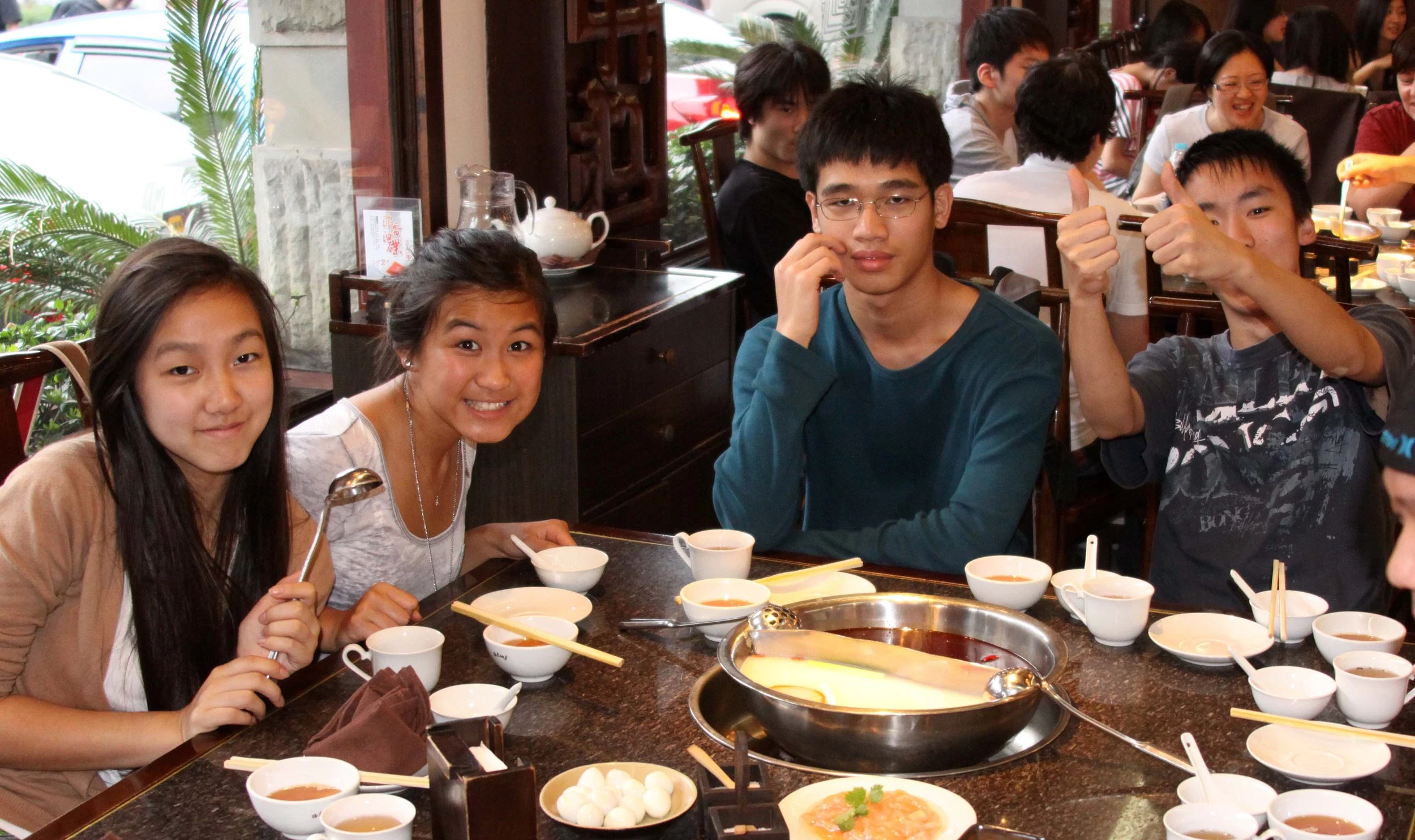 CHENGDU - HOT POT DINNER - CHINA ALIVE 2011 (7).JPG