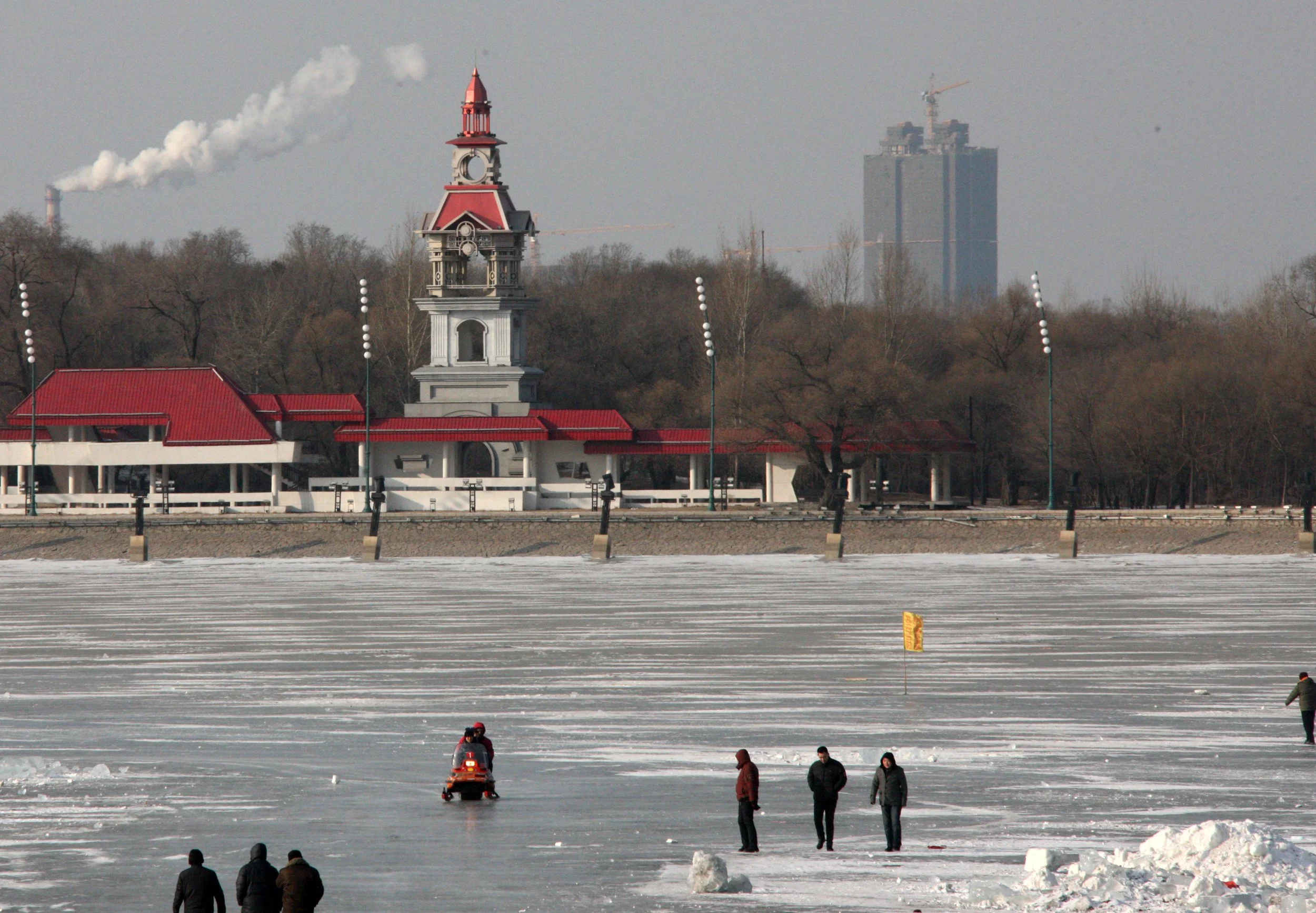 SONGHUA RIVER HARBIN CHINA - ACTIVITY ZONE! (1).JPG