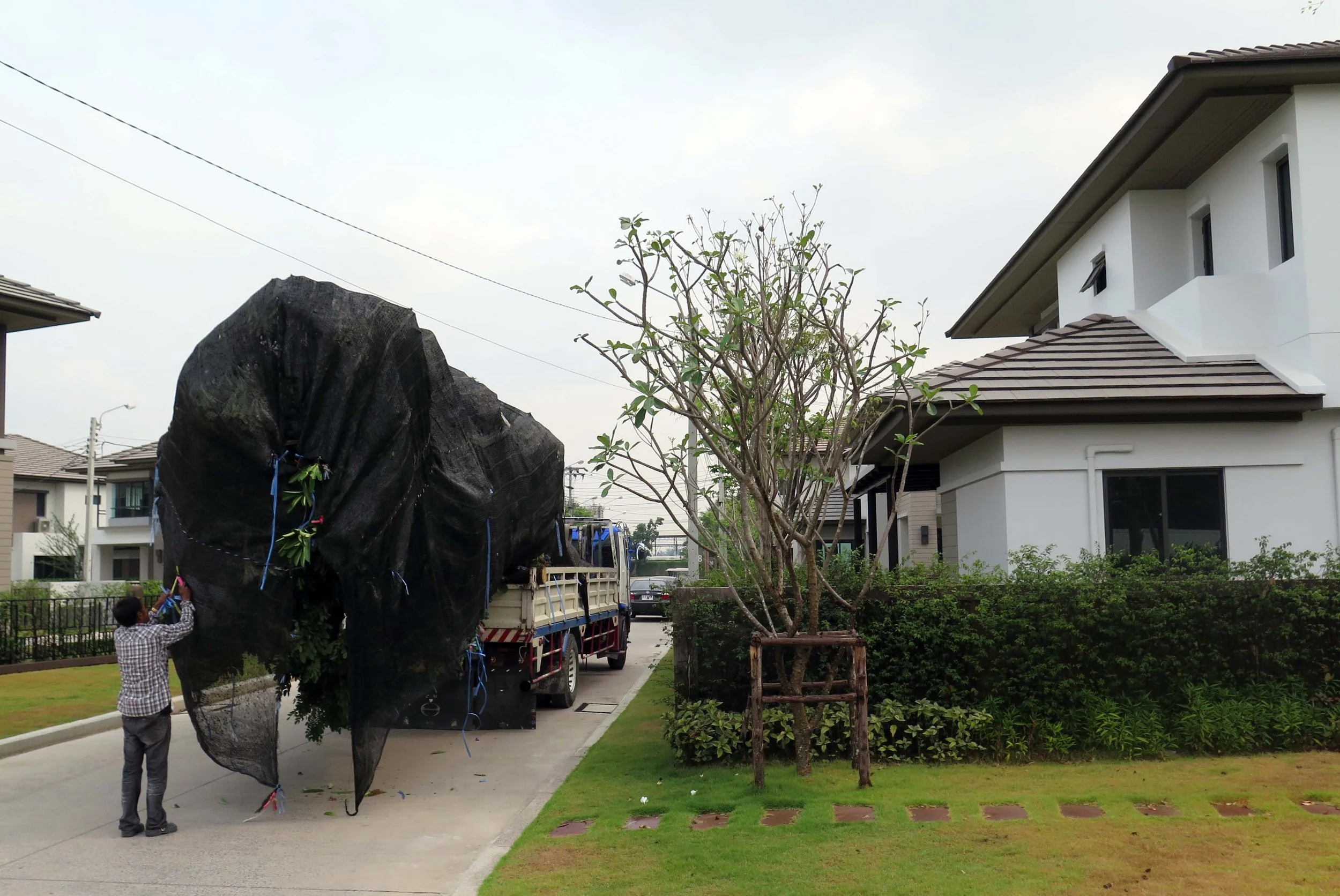 2013 Nonthaburi Setthasiri House and Nonthaburi Neighborhood (11).JPG