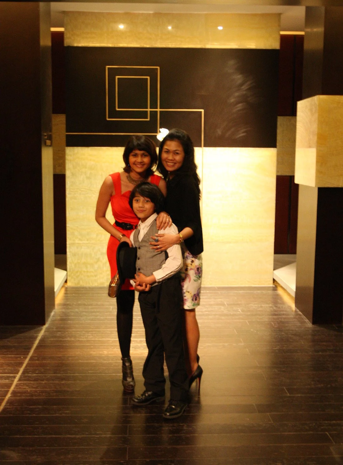 2011-4-29 NIGHT AT SHOOK AT 19 BUND SHANGHAI (276).JPG