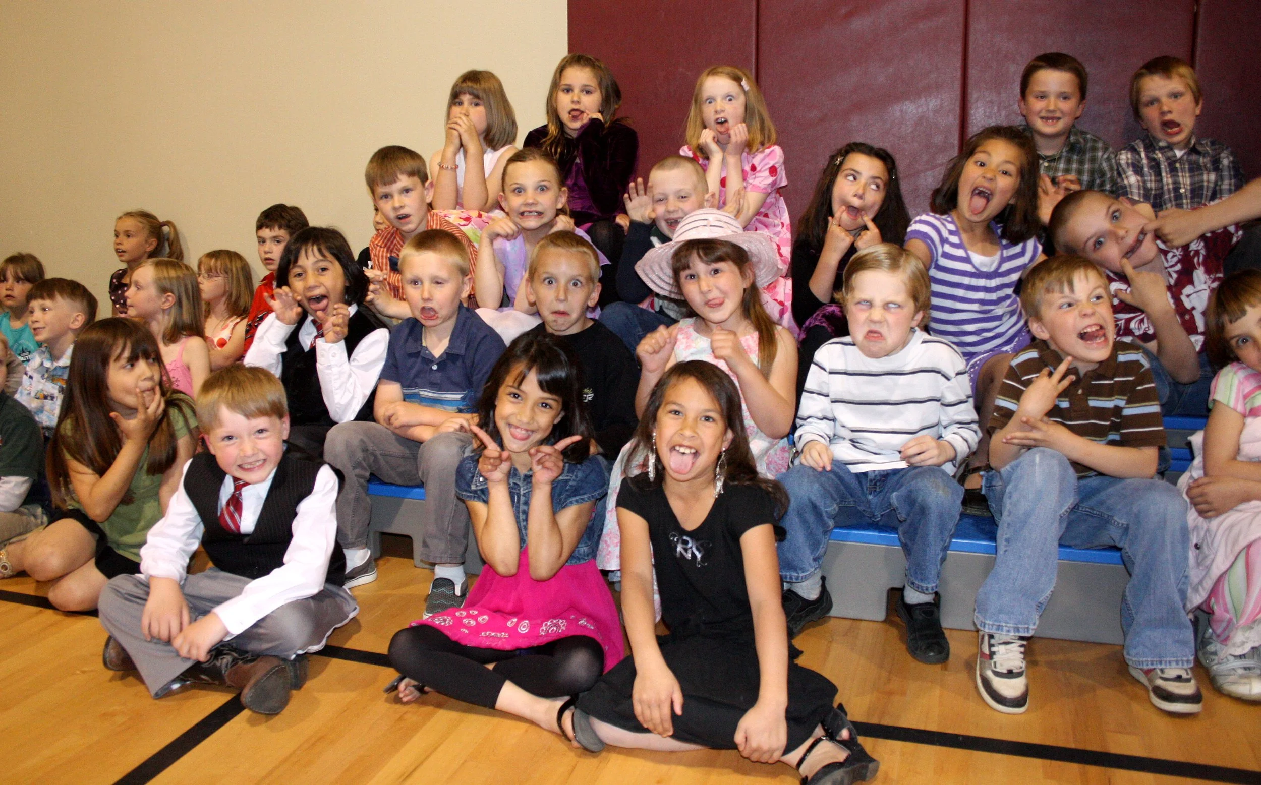 2009-5-29 COKIE'S FIRST GRADE CONCERT - ROOSEVELT ELEMENTARY SCHOOL, PORT ANGELES, WA (4).JPG
