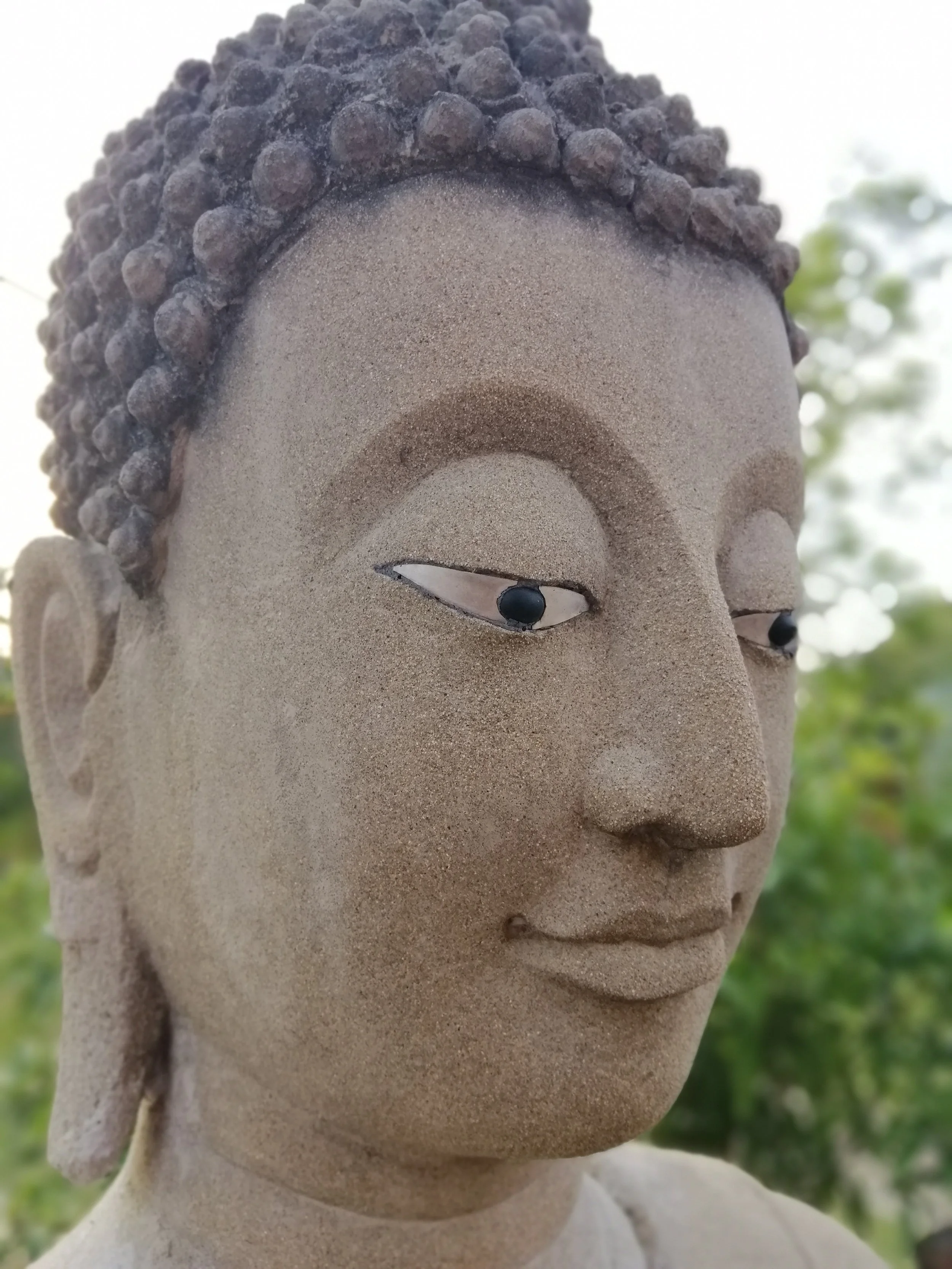 2018 Ayutthaya Pics with Gift in Traditional Dress (41).jpg