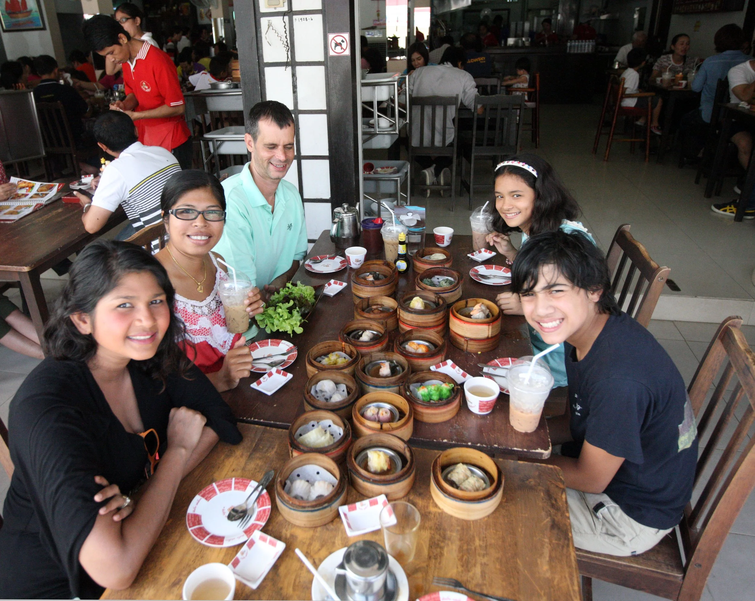 2014 Nakhonsithammarat with Family (9).JPG