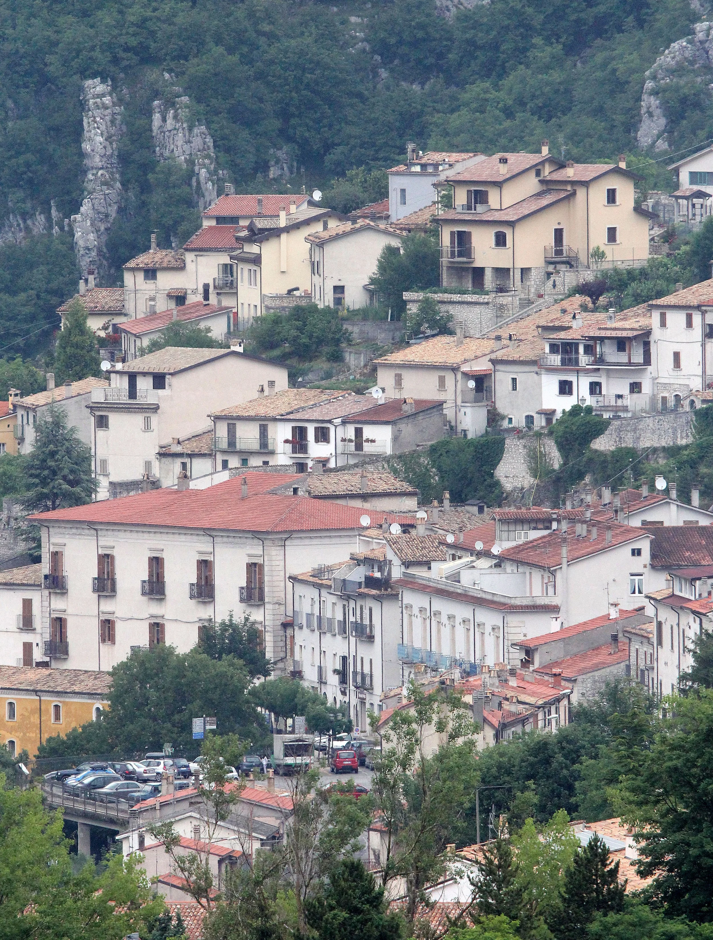 BARREA ITALY - ABRUZZO NATIONAL PARK ITALY (3).JPG