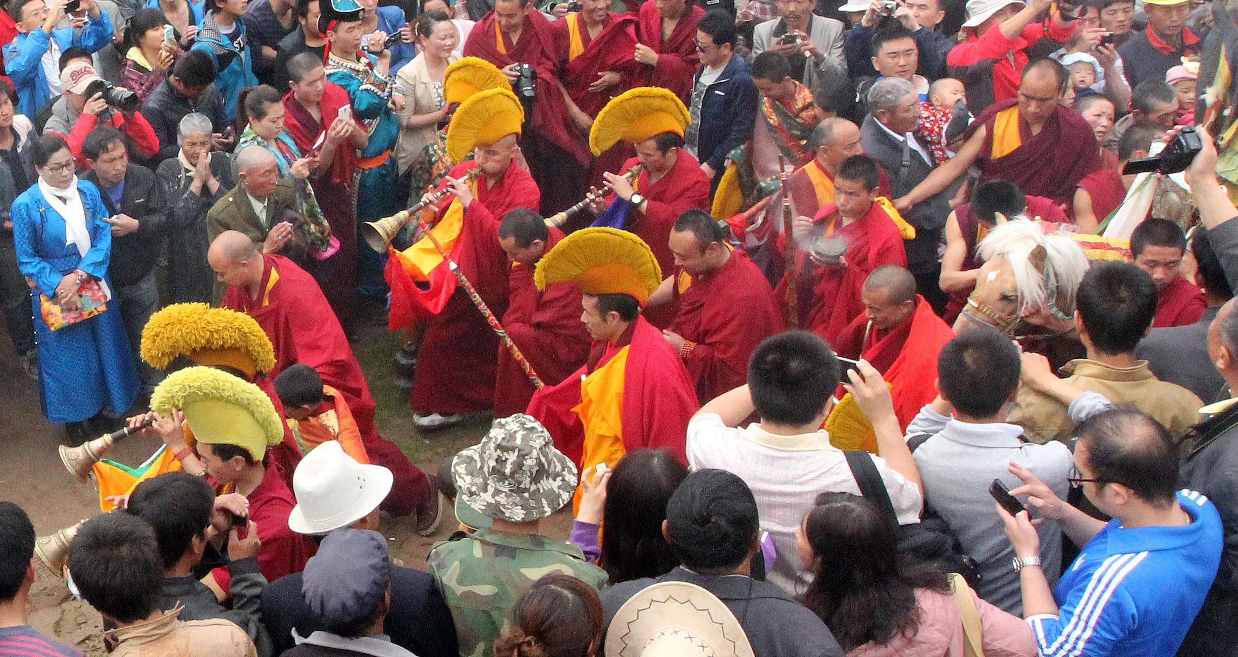KUMBUM MONASTERY - QINGHAI - SUNNING BUDDHA FESTIVAL 2013 (255).JPG