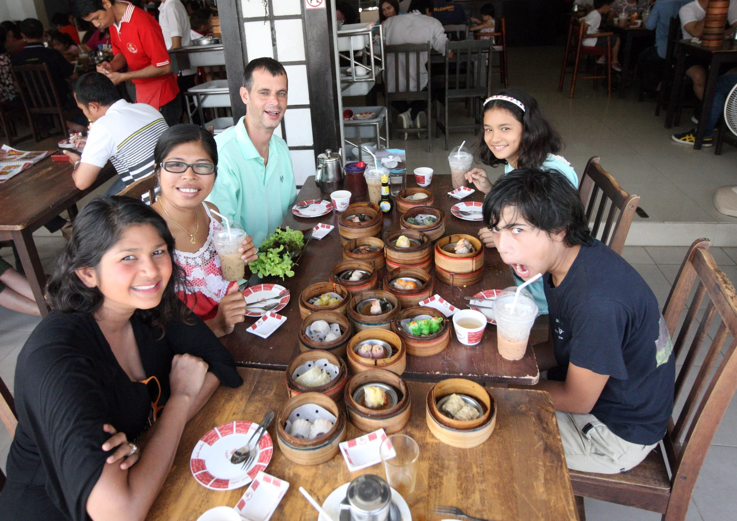 2014 Nakhonsithammarat with Family (6).JPG